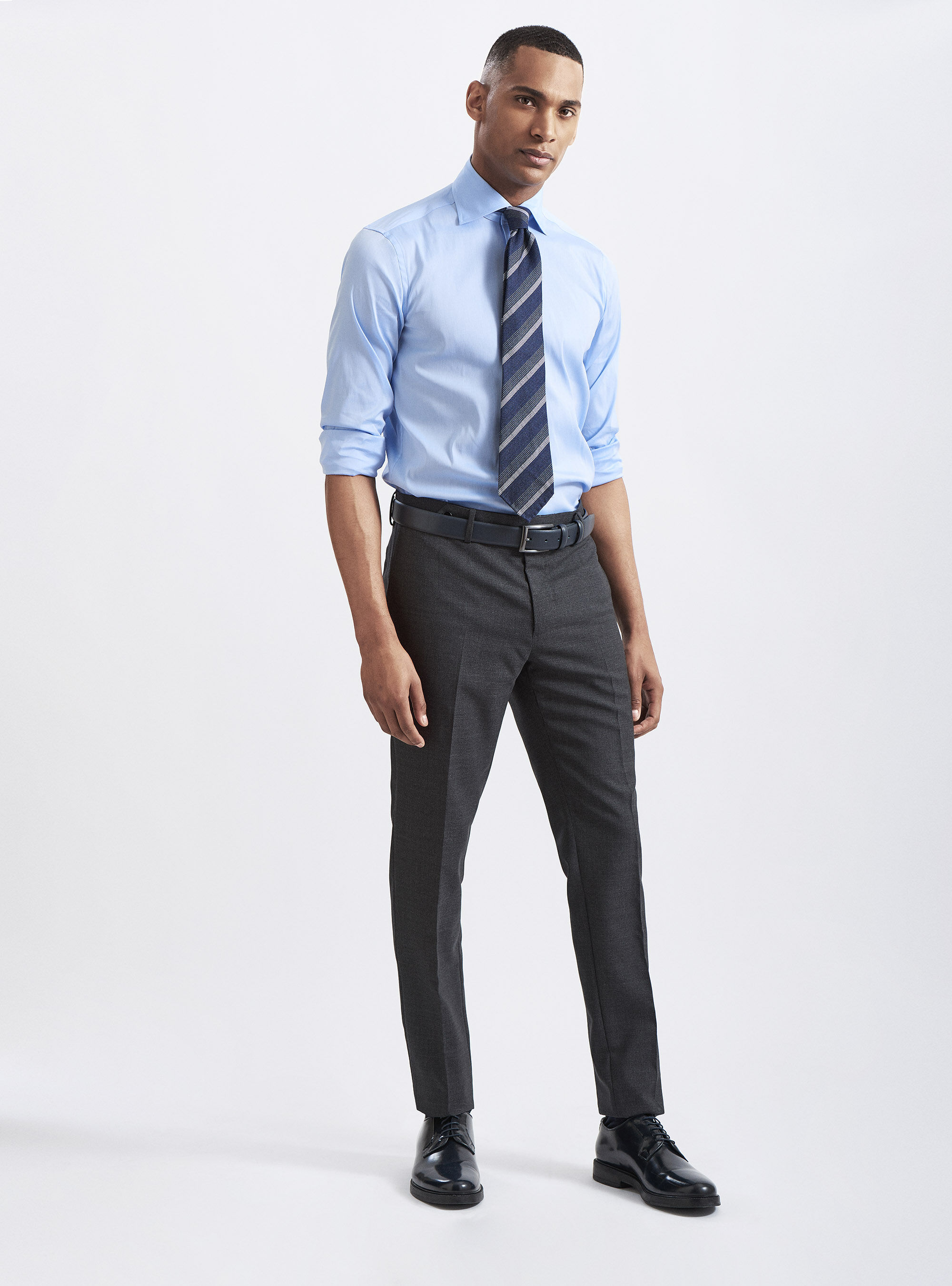 Light blue pants black shirt online