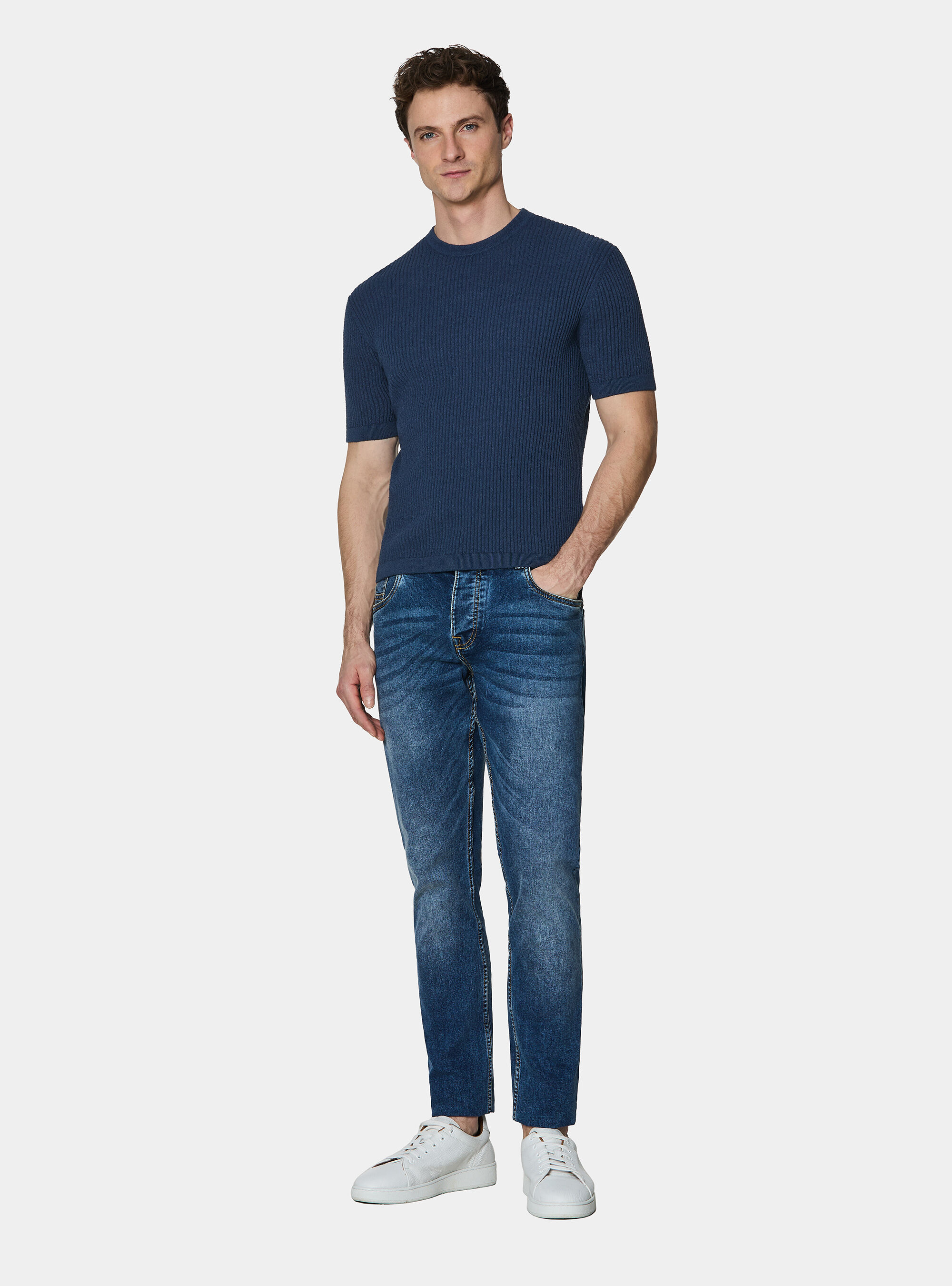 Rundhalsausschnitt aus Boucl&eacute;-Rippstrick, ENCRE