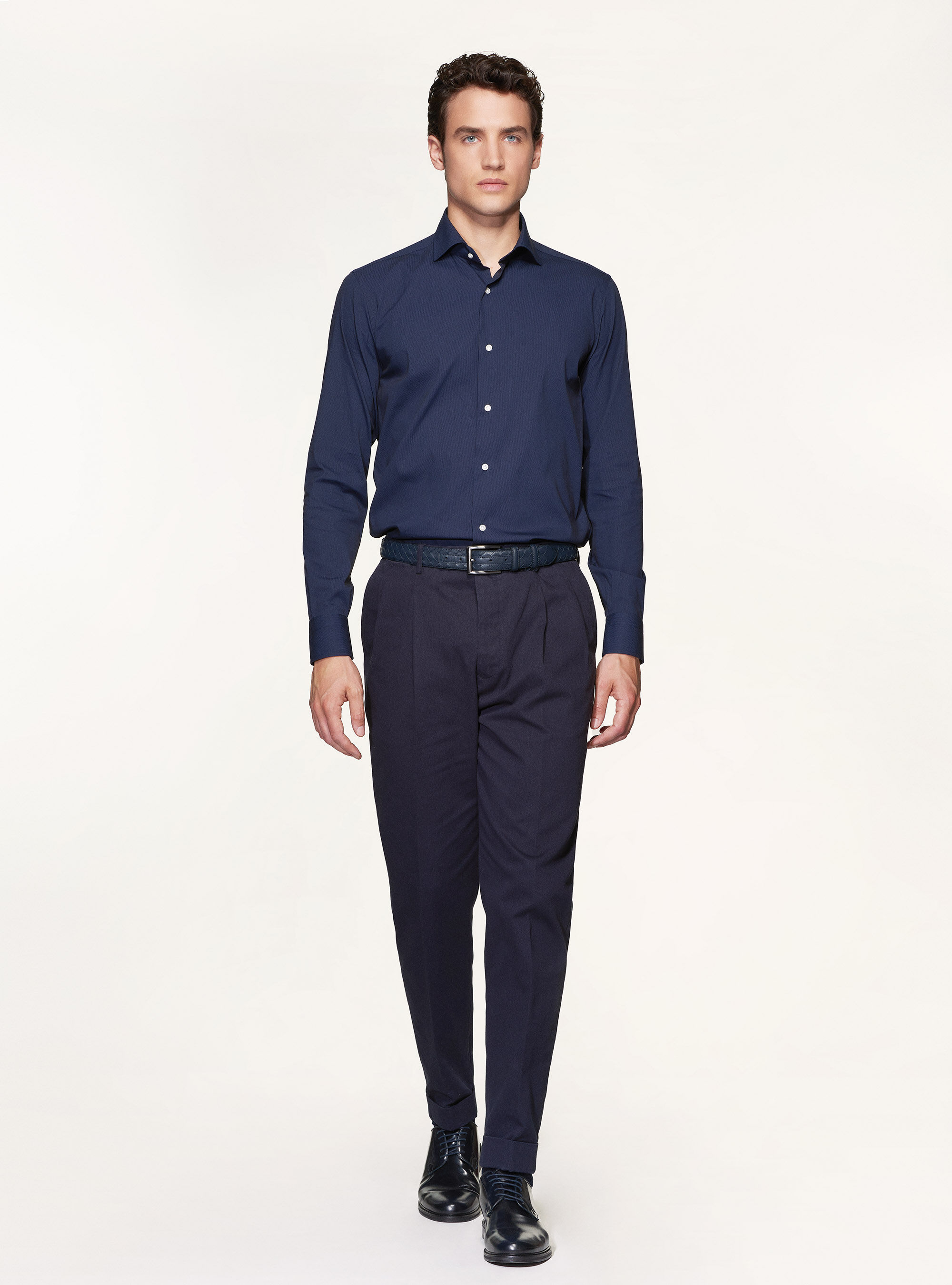 Pantalon en gabardine de coton teint&eacute;e dans la masse &agrave; double fente, BLEU MARINE