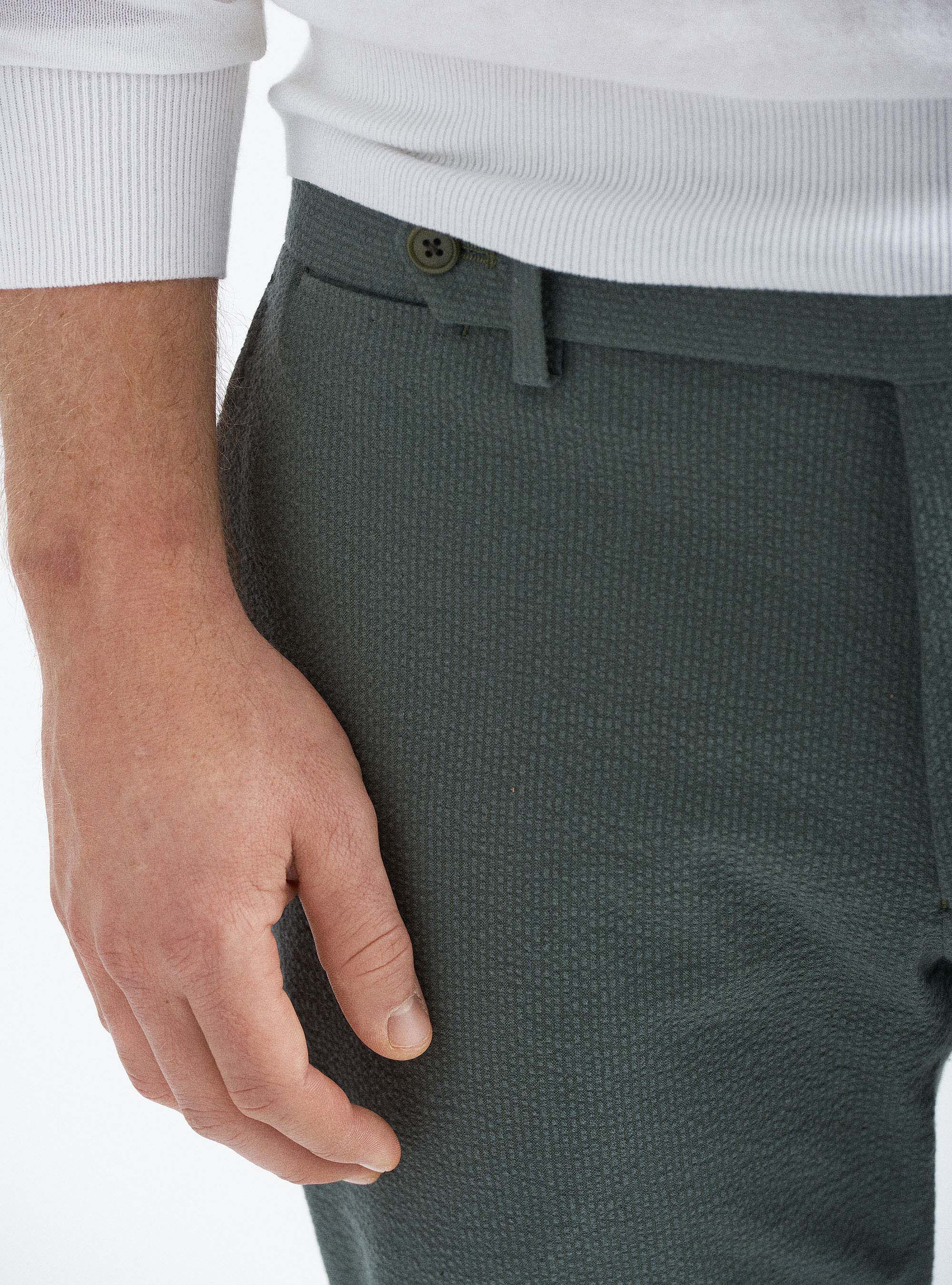 Pantaloni per abito seersucker in cotone stretch, 0609C MILITARE