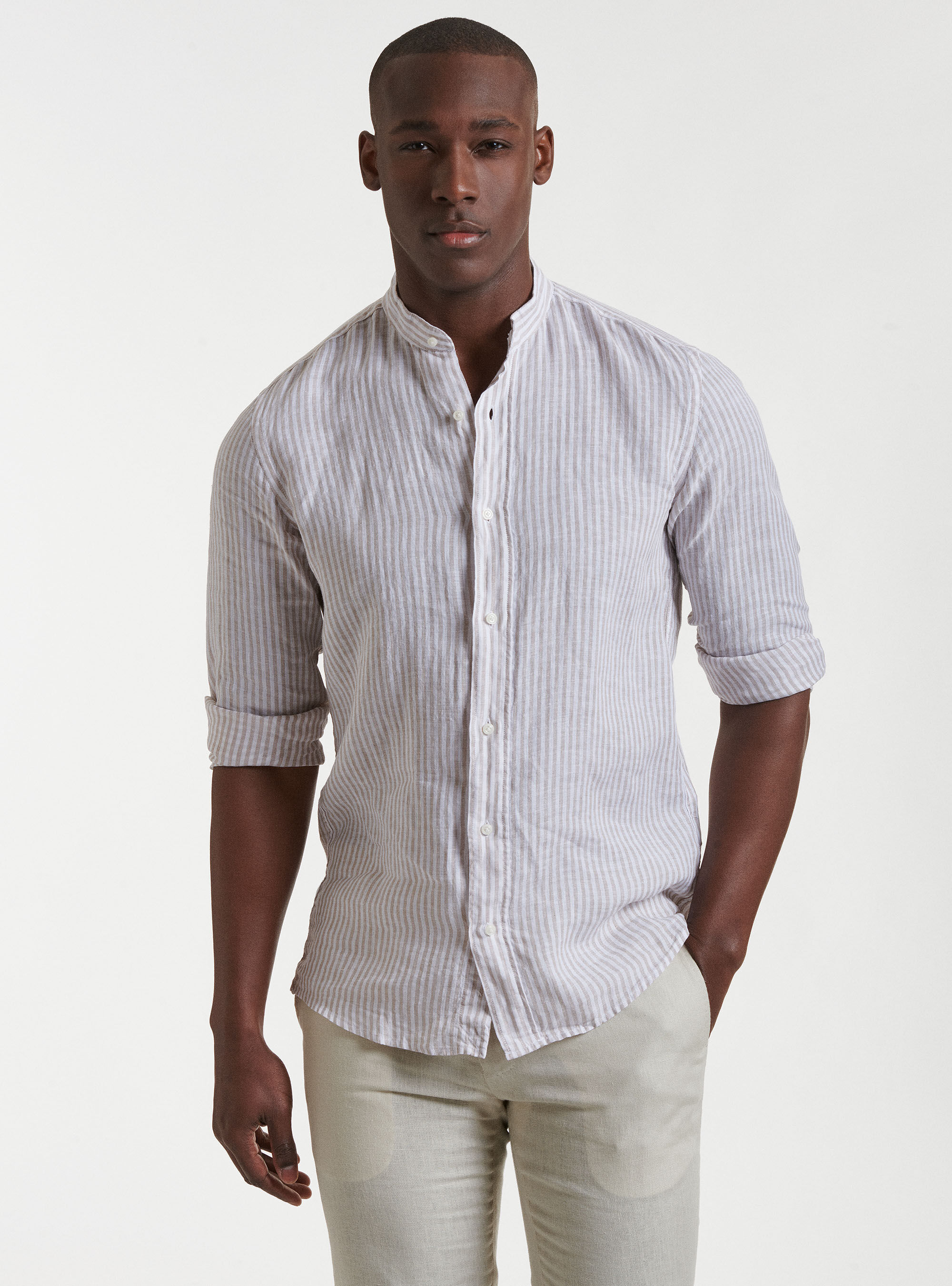 Camicia con collo alla coreana uomo online