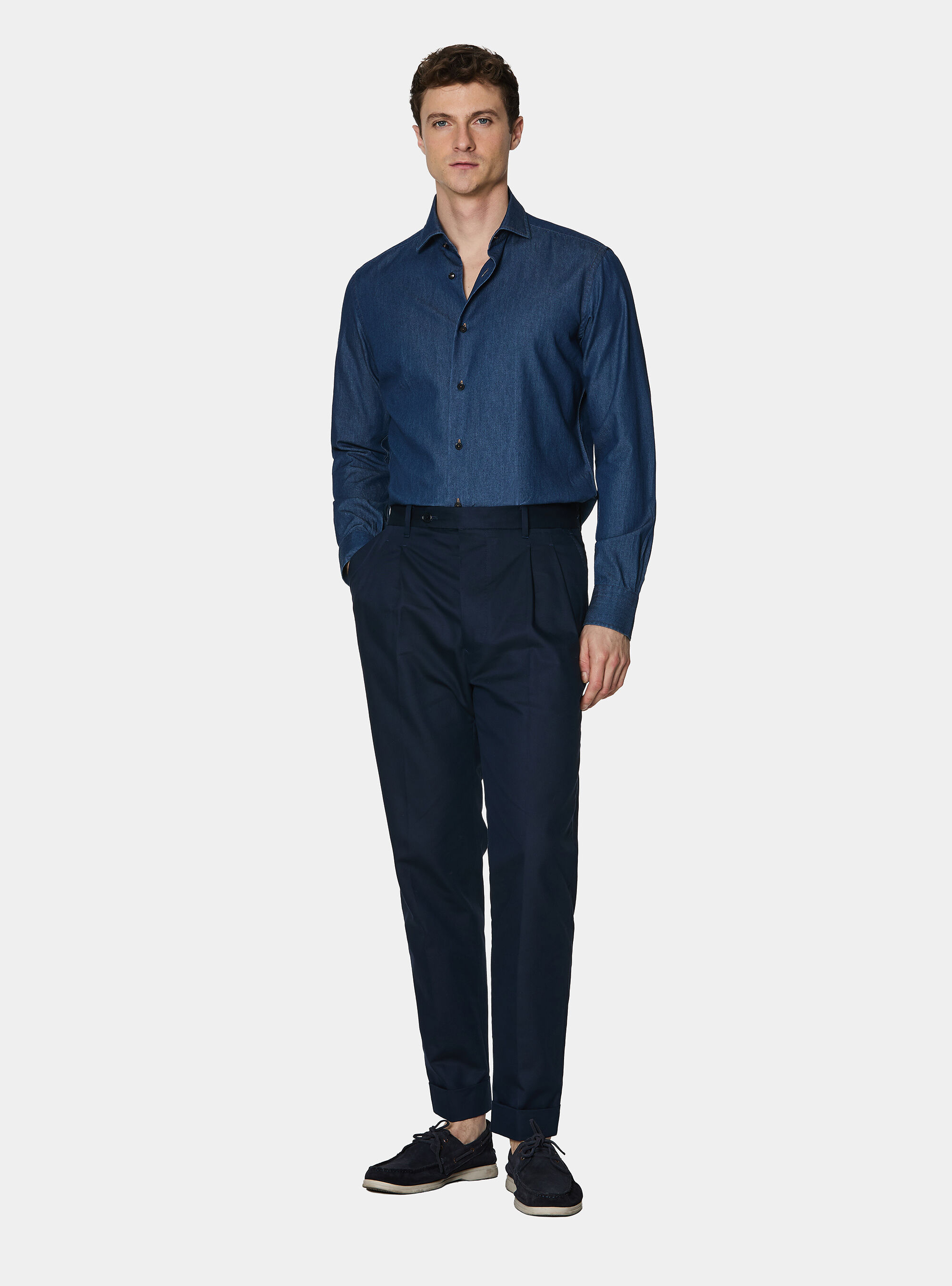 Pantaloni con pince ed elastico in cotone tencel