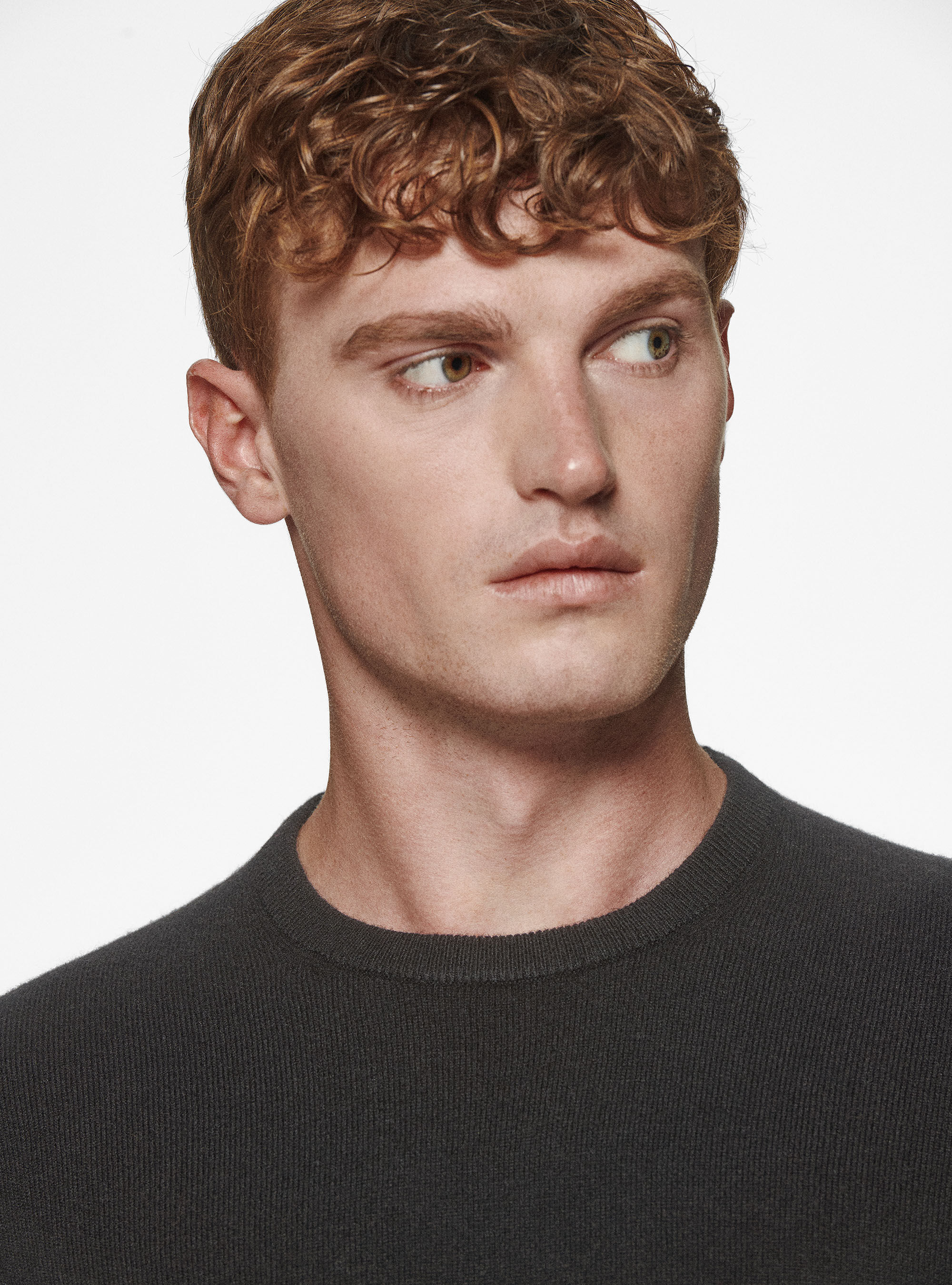 Cashmere blend crew-neck sweater, BLACK