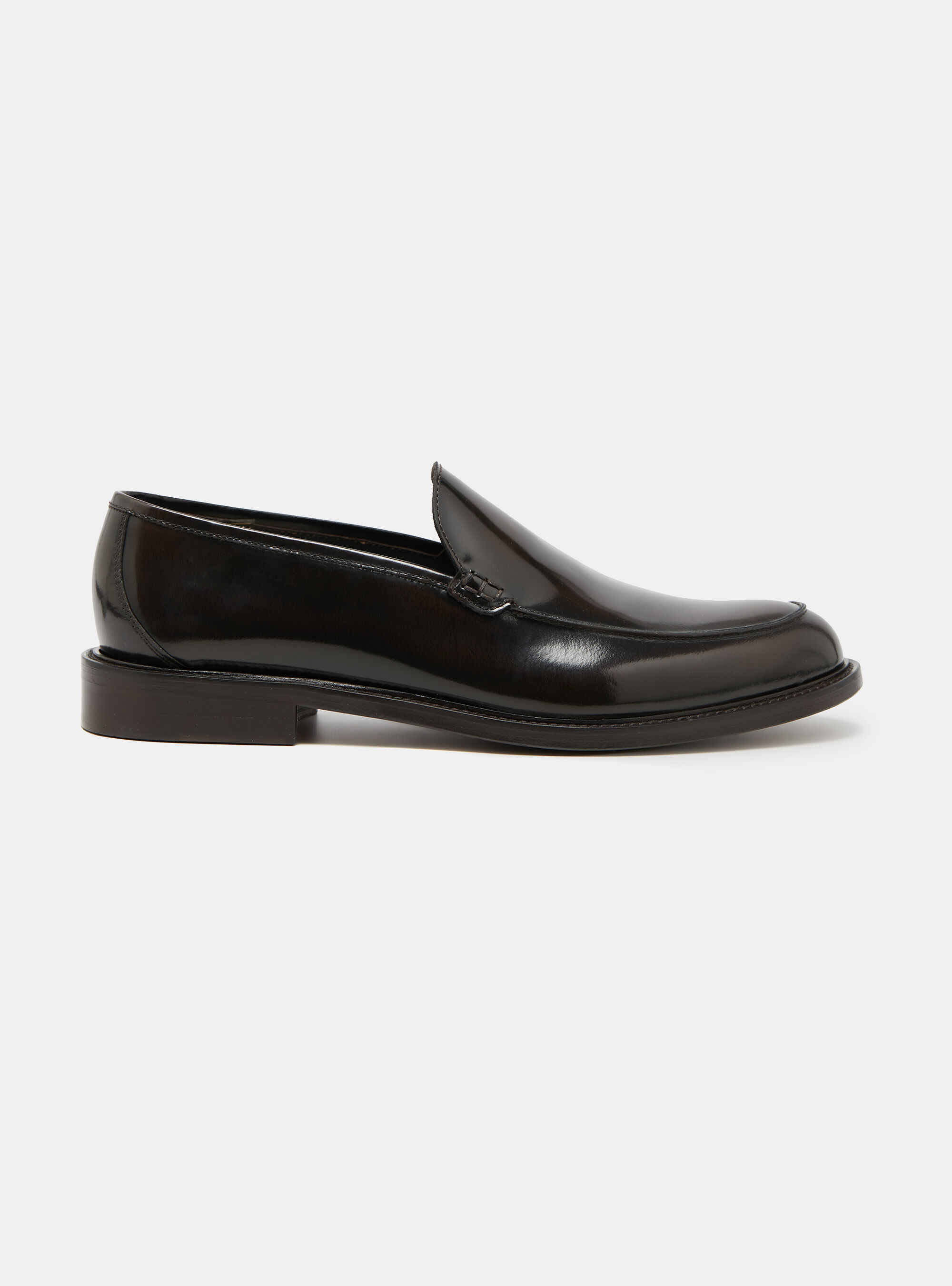 Abraded leather loafers