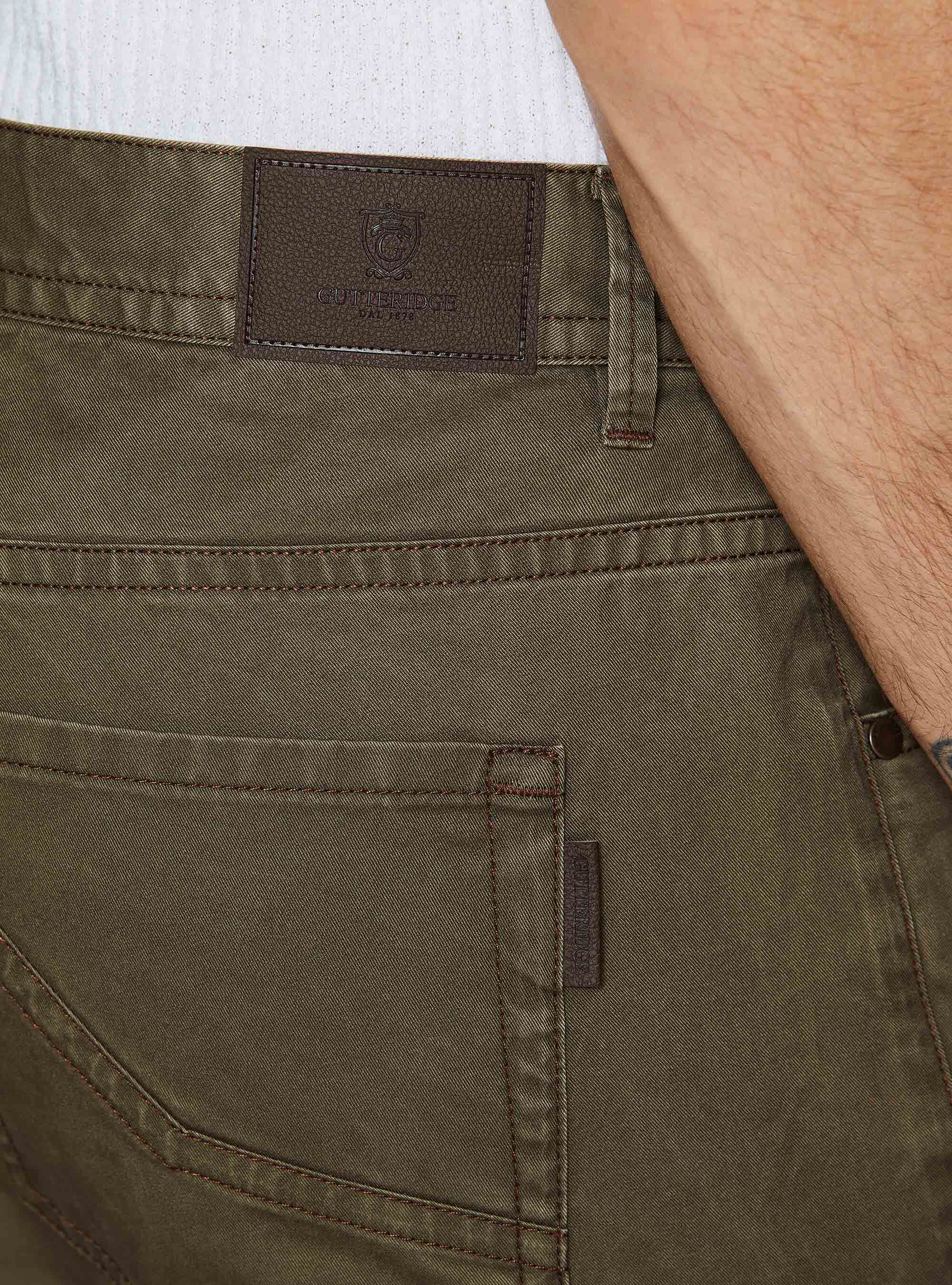 Pantaloni slim fit in cotone lavato, OLIVA