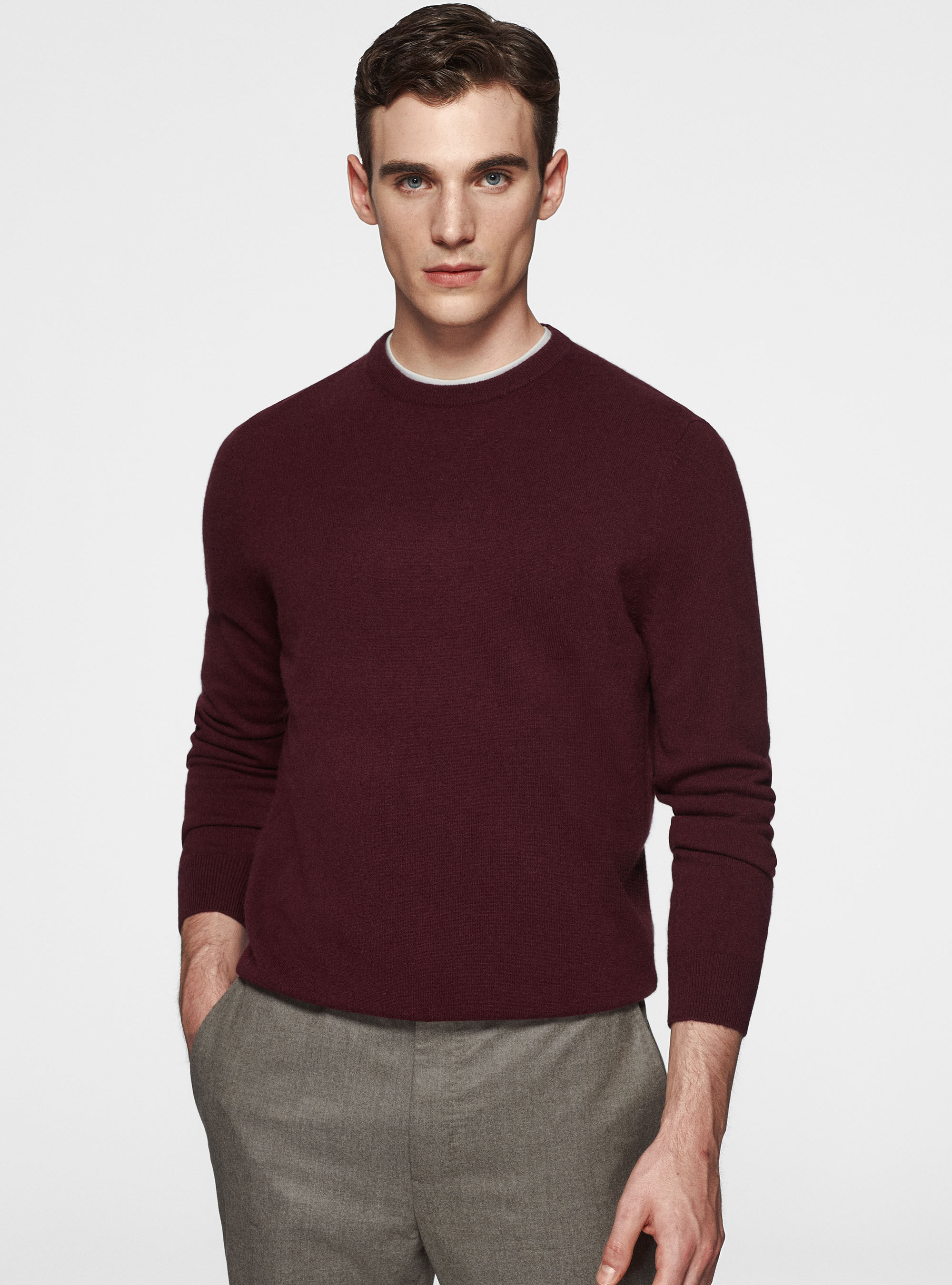 Punto de cachemira con cuello redondo