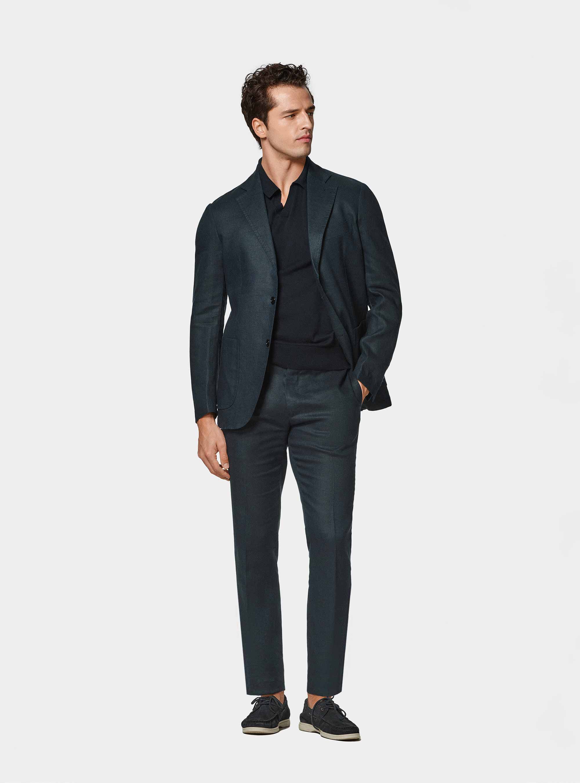 Navy suit in pure linen