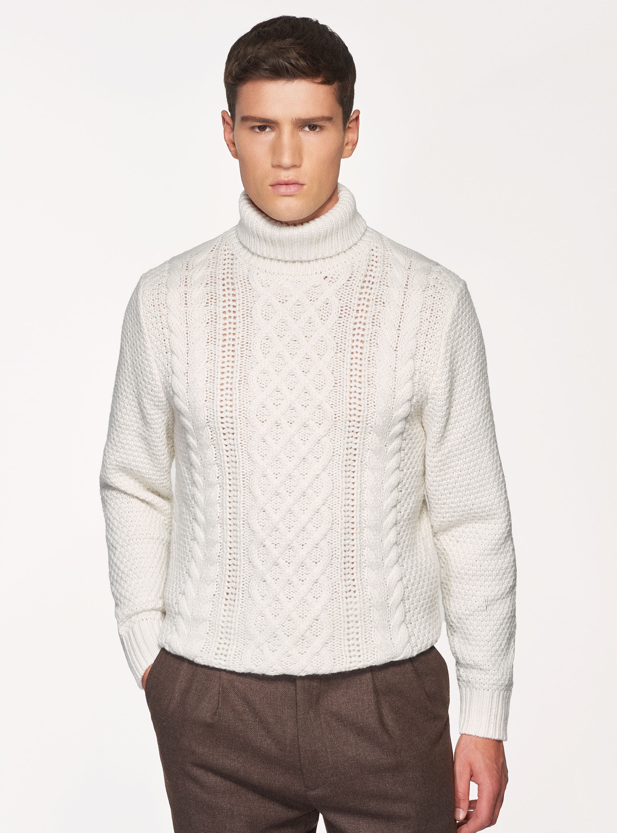 White wool turtleneck discount
