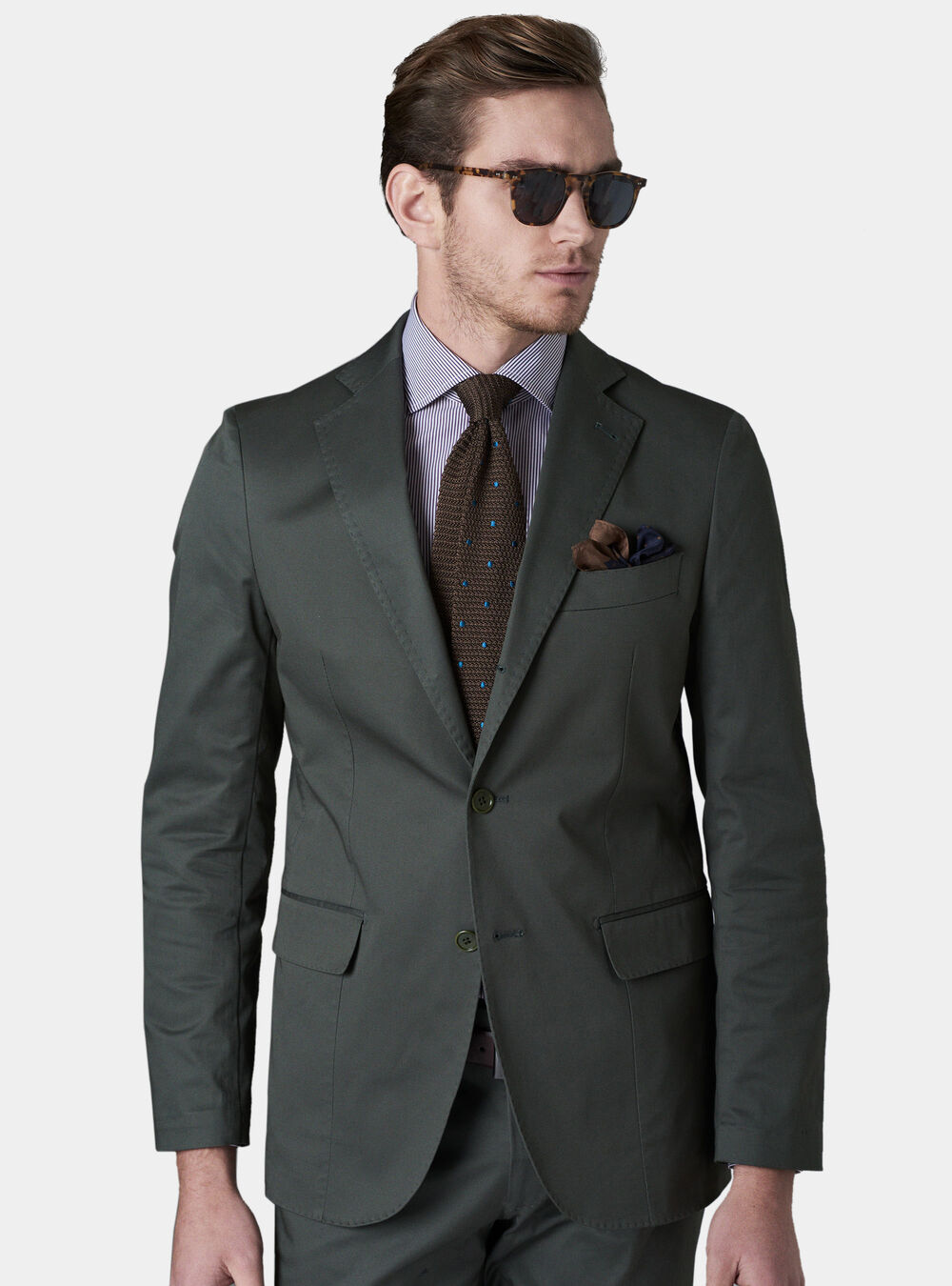 Traje verde oliva de algodón