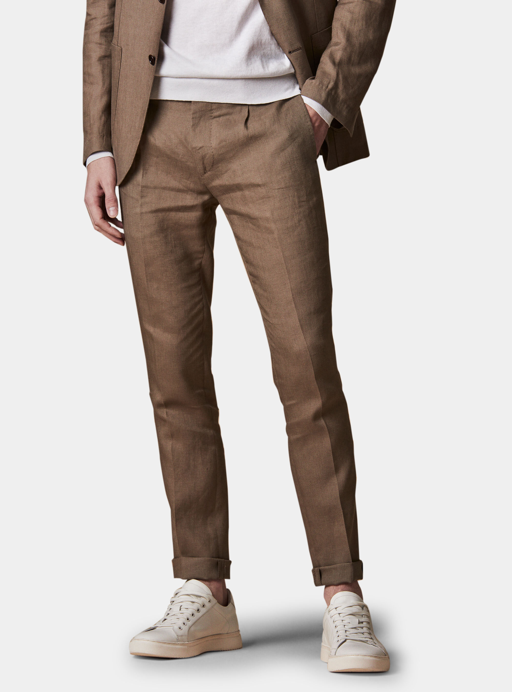 linen suit with sneakers