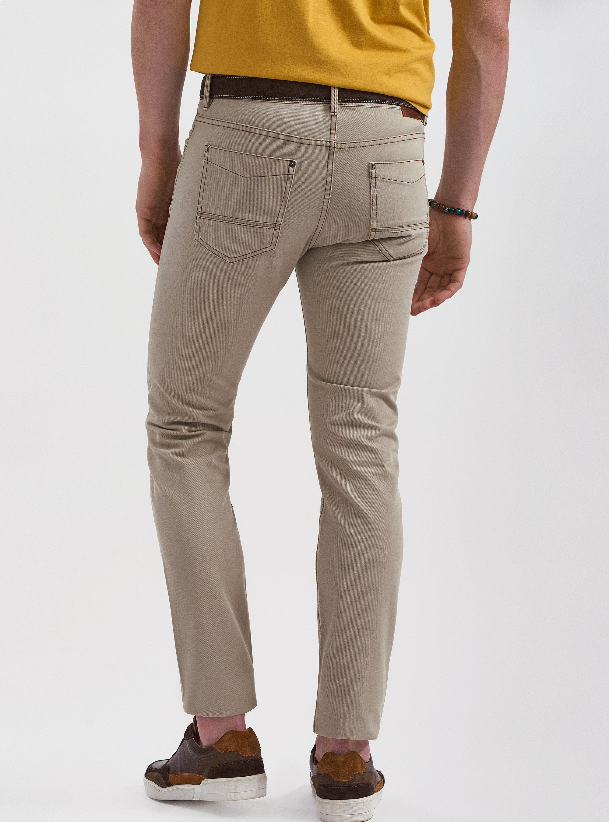 Coloured slim fit jeans | GutteridgeEU 
