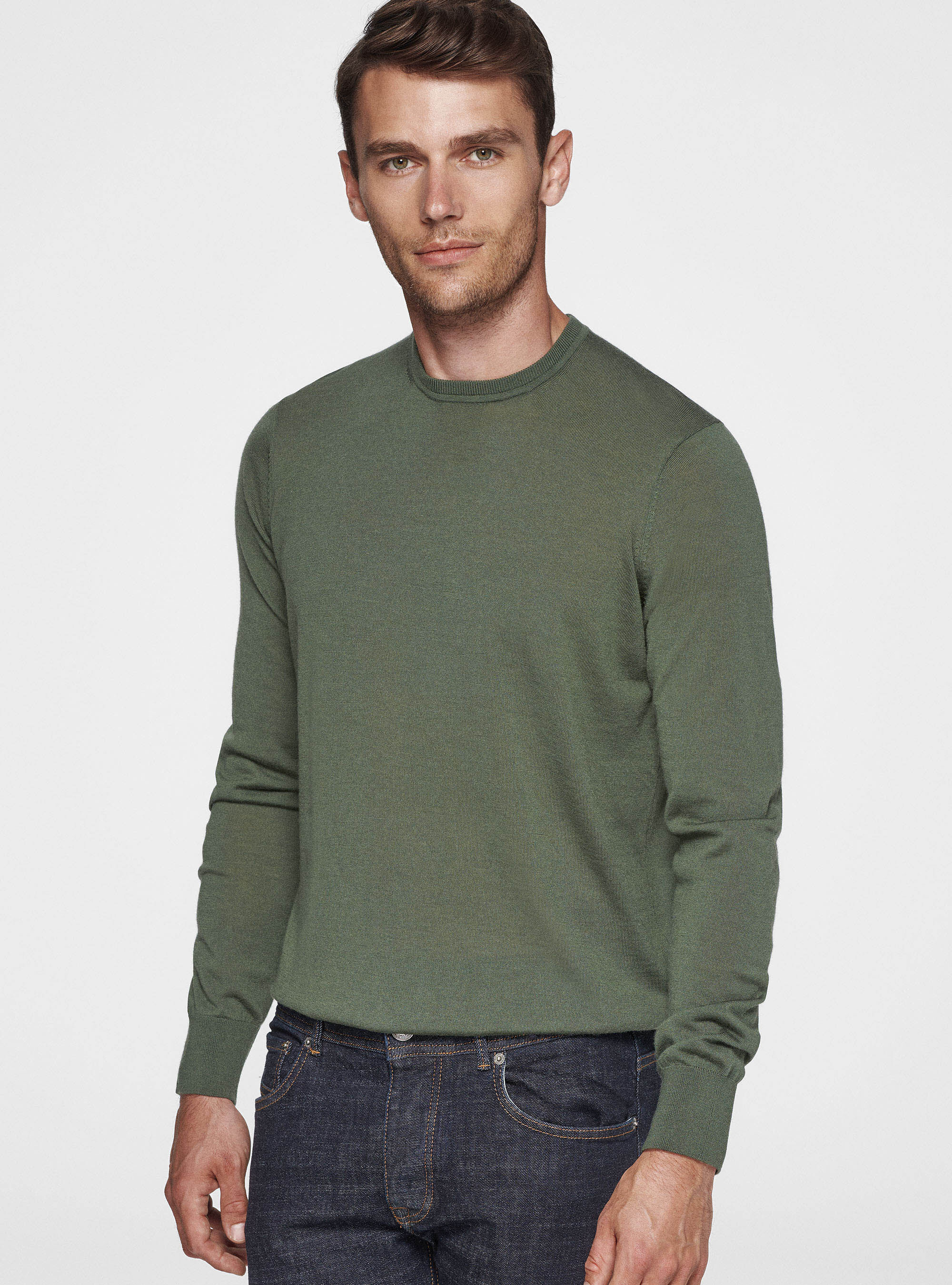 Crew neck sweater in pure extra fine merino wool Gutteridge Men s Sweaters
