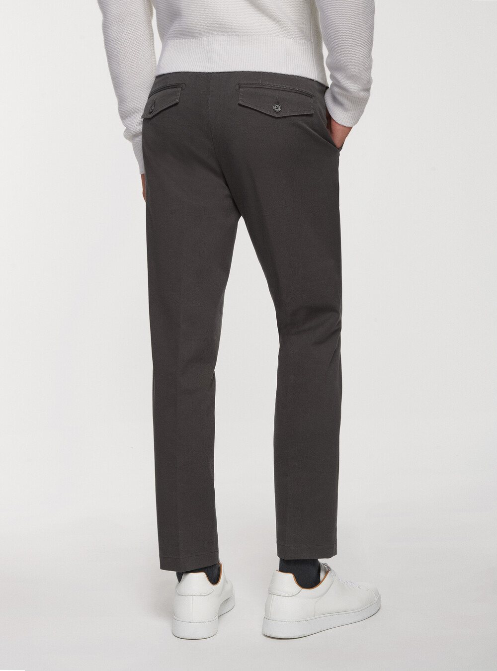 Stretch twill trousers | GutteridgeEU | Men's Trousers