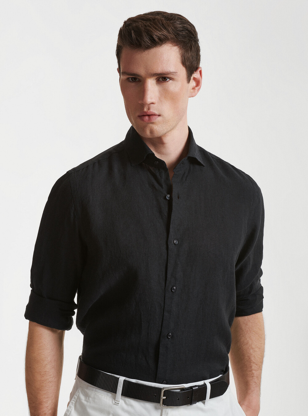 Semi-French collar shirt in pure linen | GutteridgeEU | Shirts Uomo