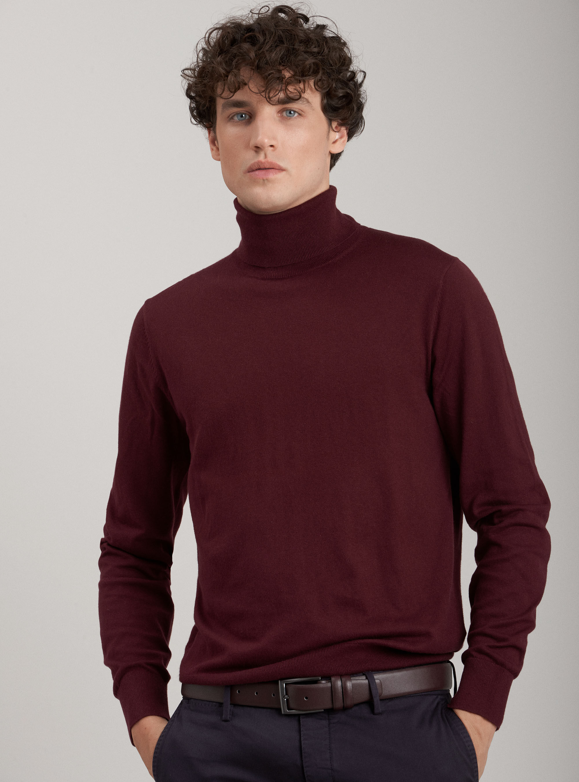 Burgundy turtleneck hotsell sweater mens