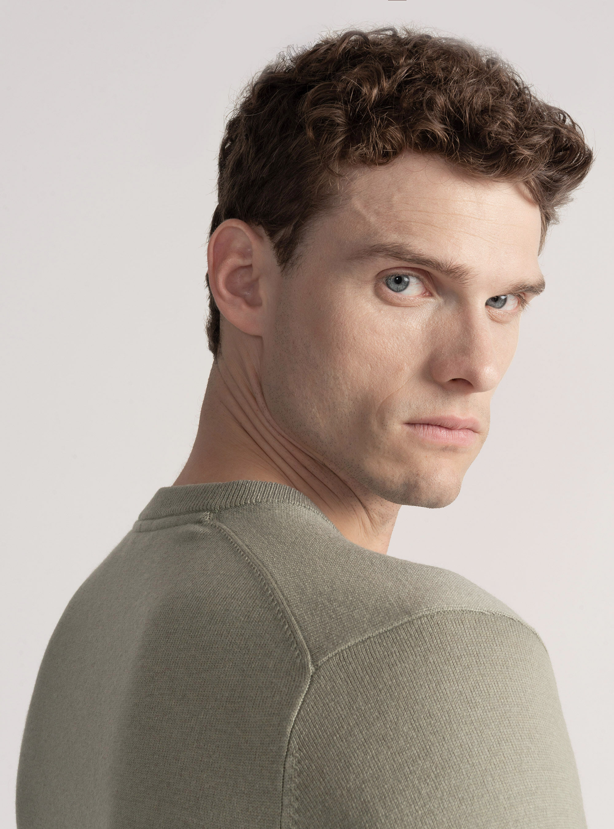 Crew-neck sweater in wool blend, VERDE GIADA 0655C