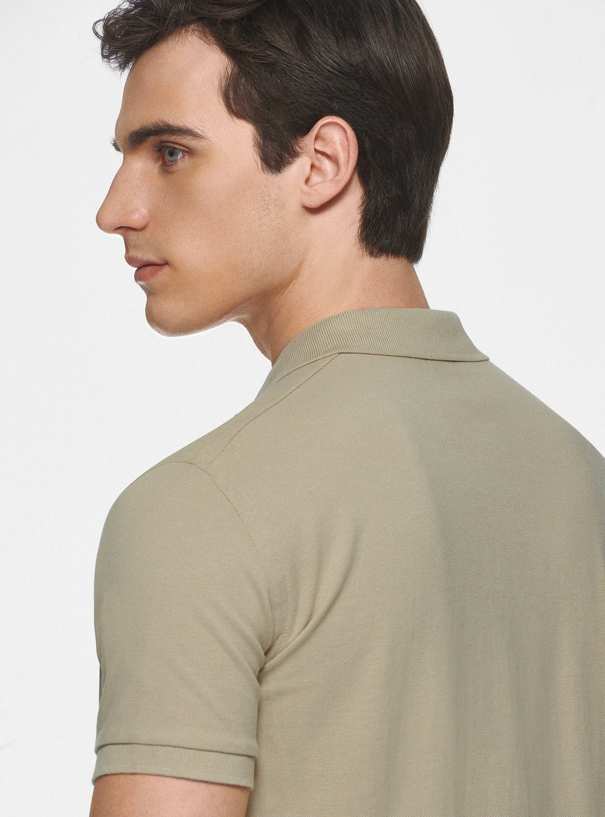 Polo cl&aacute;sico de piqu&eacute;, CRUDO