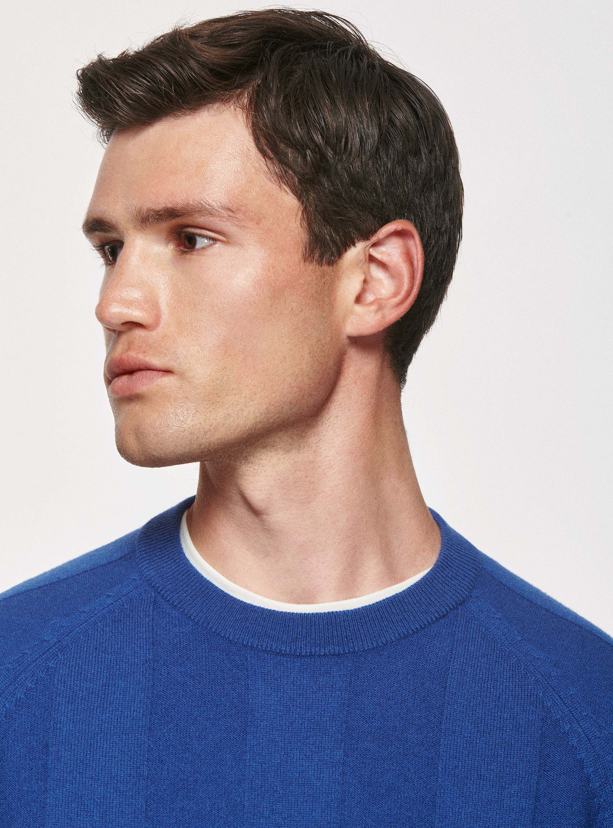 Sweaters for broad new arrivals shoulders