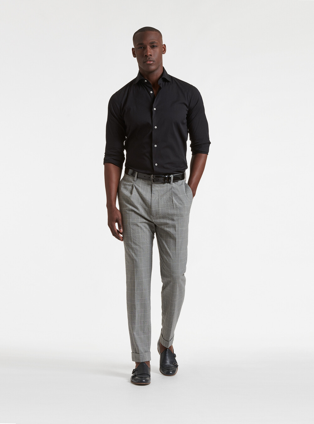 Camicia classica collo francese slim fit tessuto spigato Camicia classica collo francese slim fit tessuto spigato