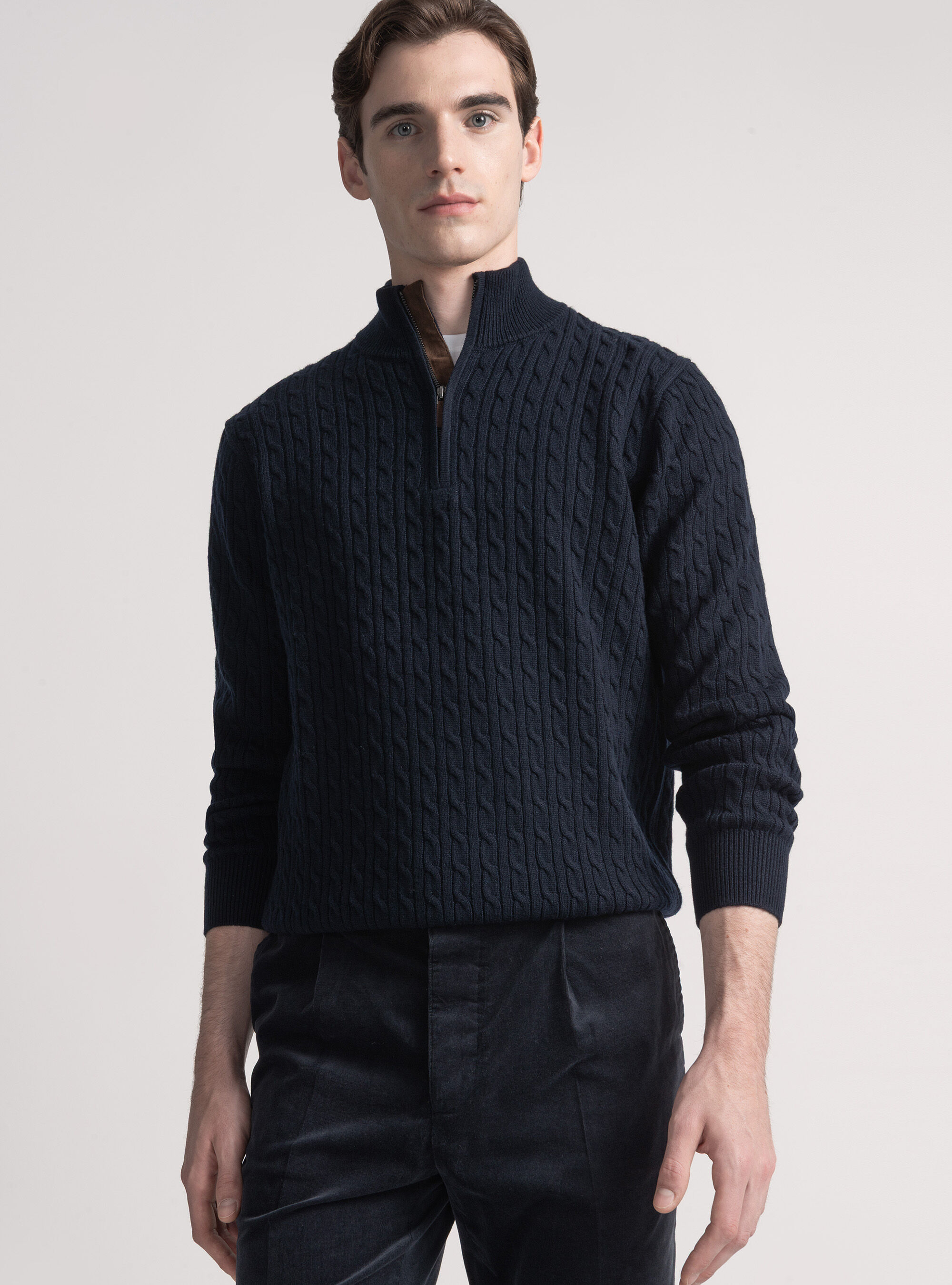 Maglia con collo mock e treccia in misto lana, BLU NAVY