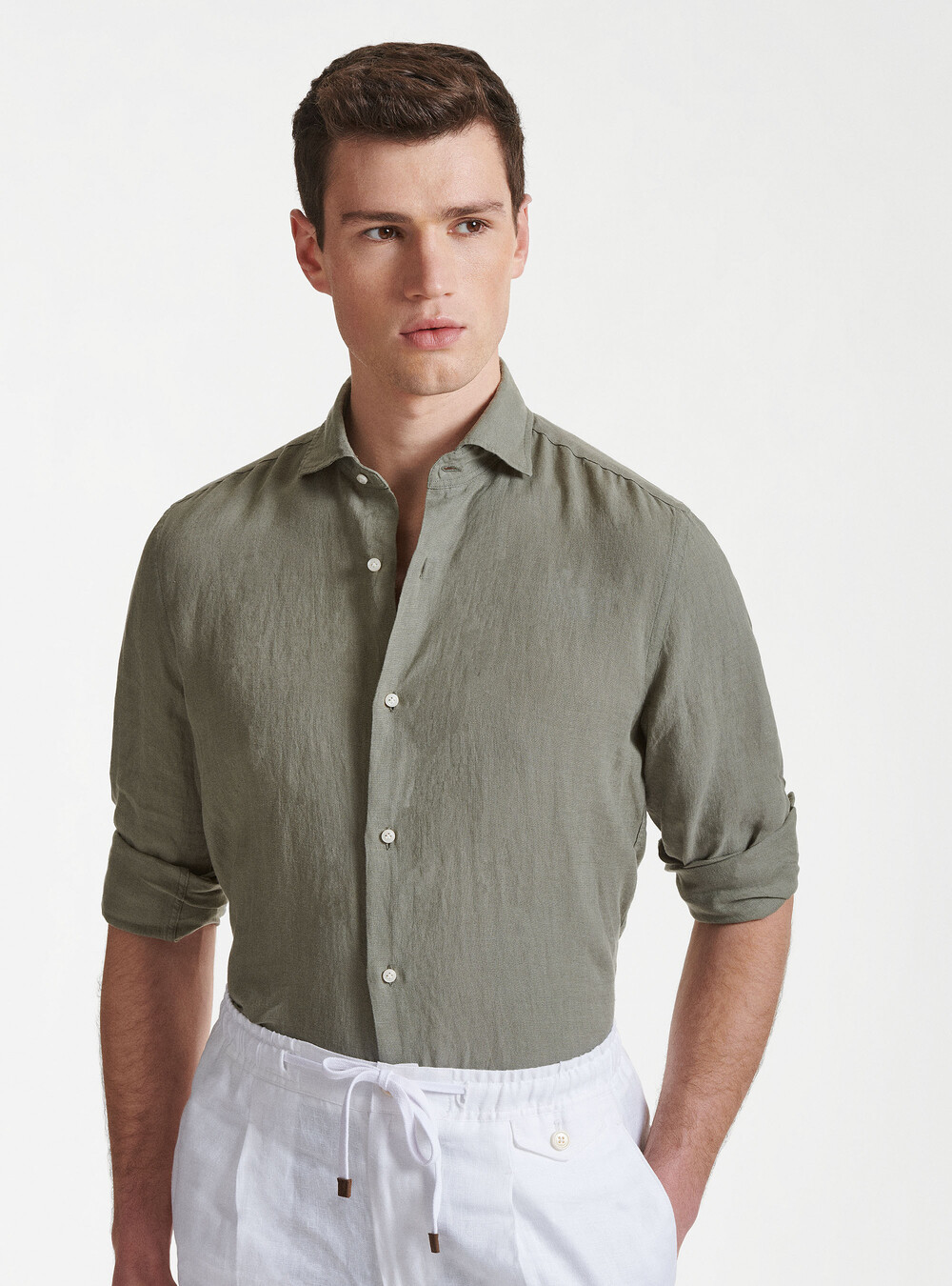 Semi-French collar shirt in pure linen | GutteridgeUK | Shirts Uomo