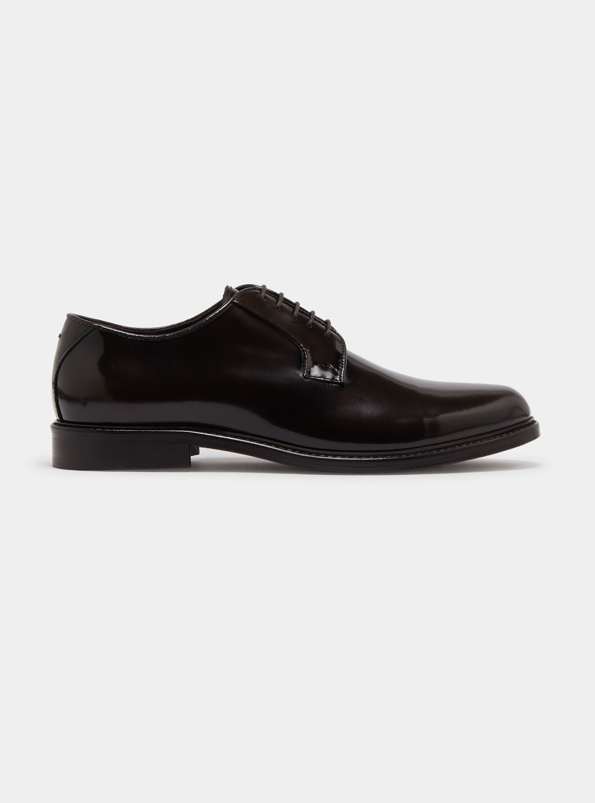 Abrasivated leather derby | Gutteridge | Men's Shoes