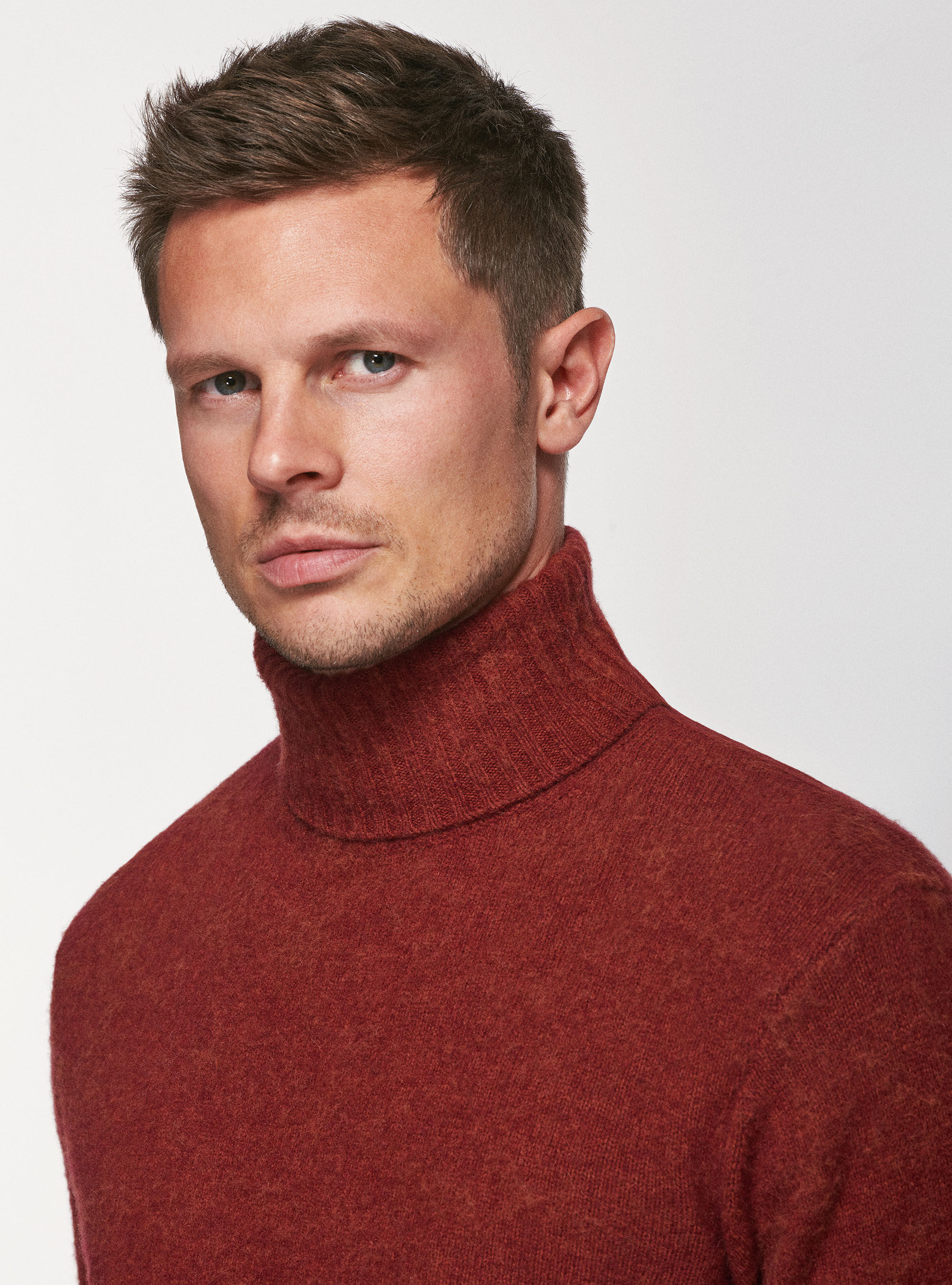 Red mens turtleneck sweater store