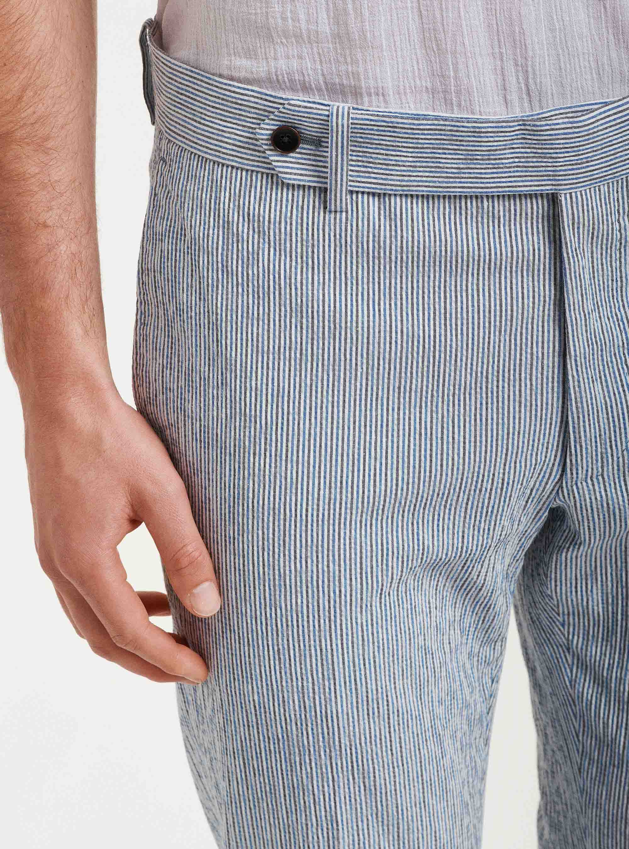 Pantaloni seersucker in cotone e lino rigato, AZZURRO