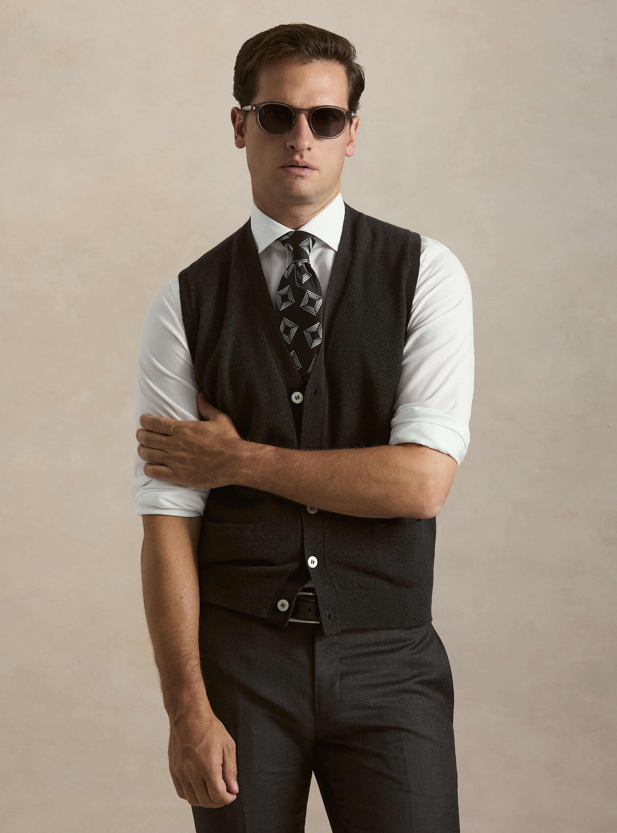 Lambswool and cashmere knit vest