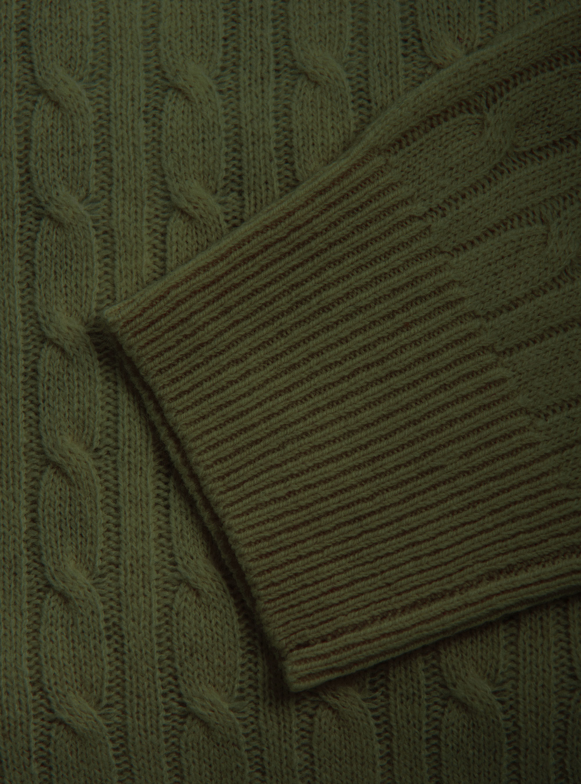 Maglia girocollo in lana lambswool e cashmere con trecce, OLIVA