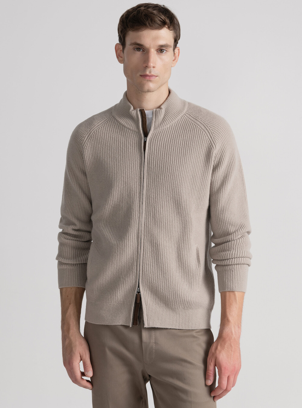 Cardigan con zip in maglia raglan in lana merino, SABBIA Cardigan con zip in maglia raglan in lana merino