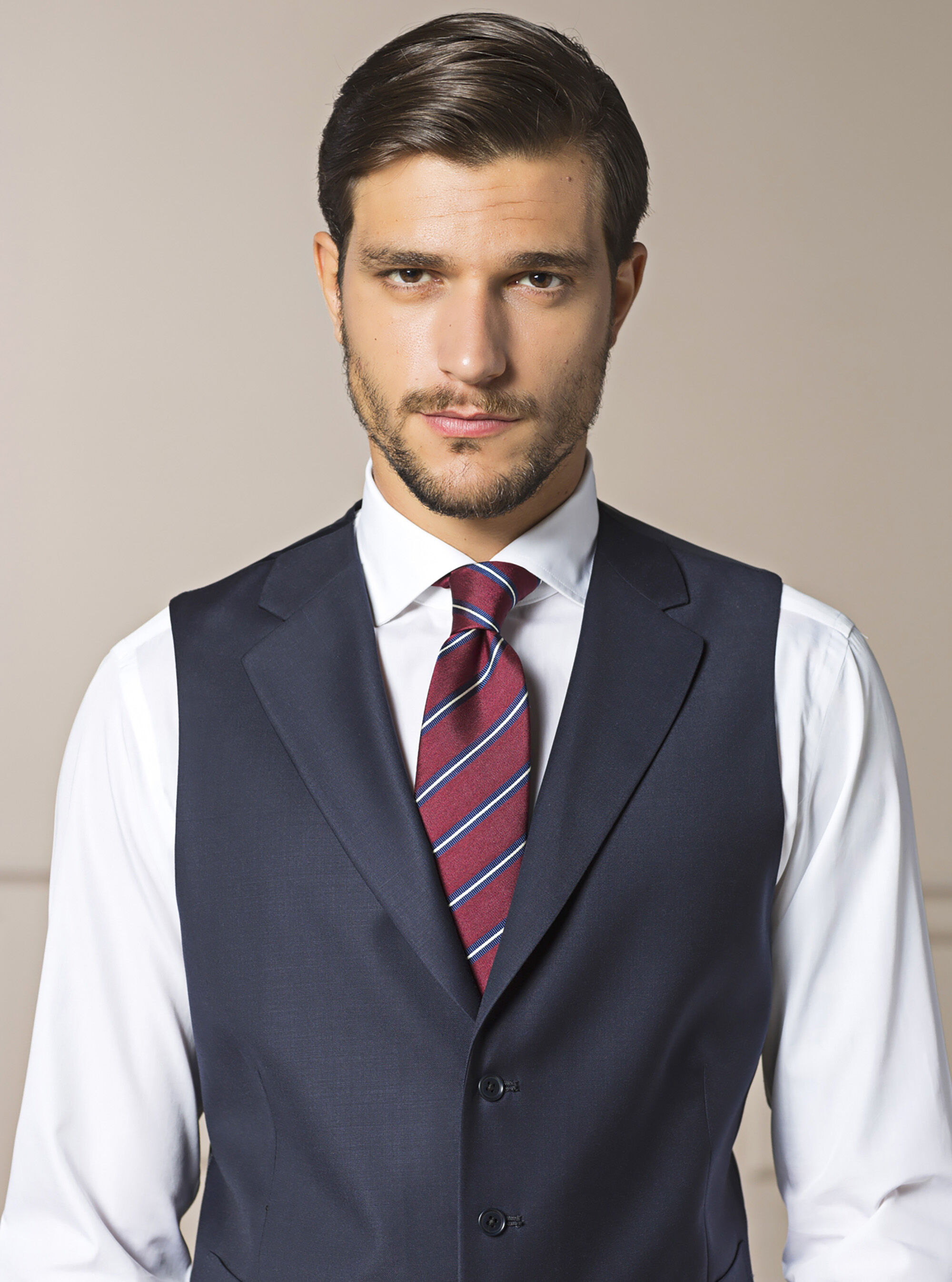 Gilet con 4 bottoni collo giacca