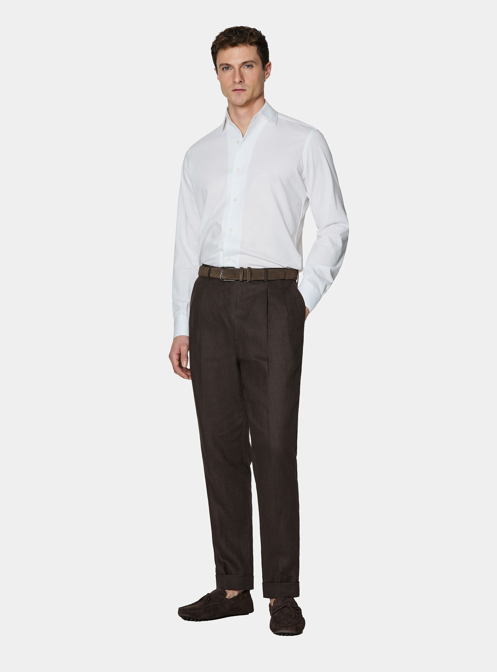 Pantaloni con pince in puro lino