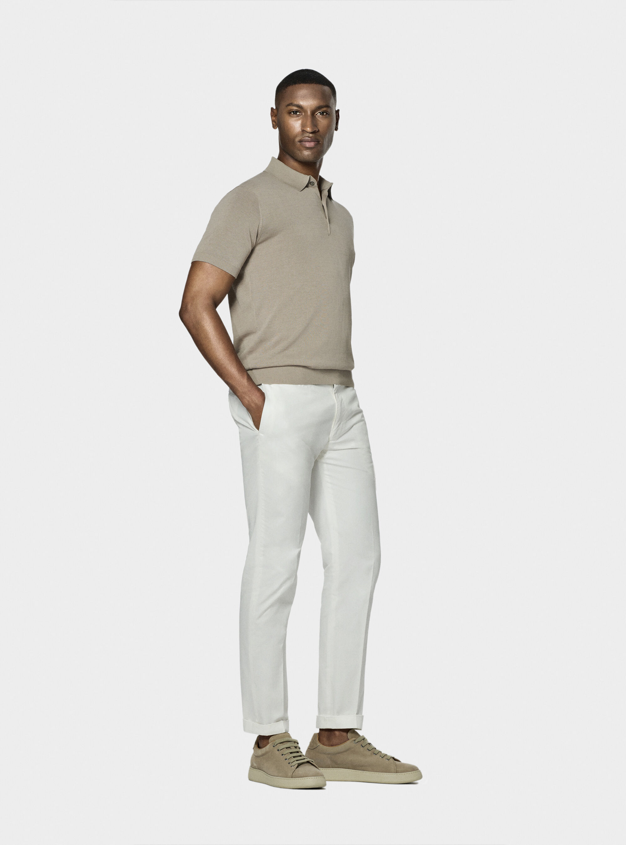 Pantalon chino slim en serg&eacute; l&eacute;ger, BLANC