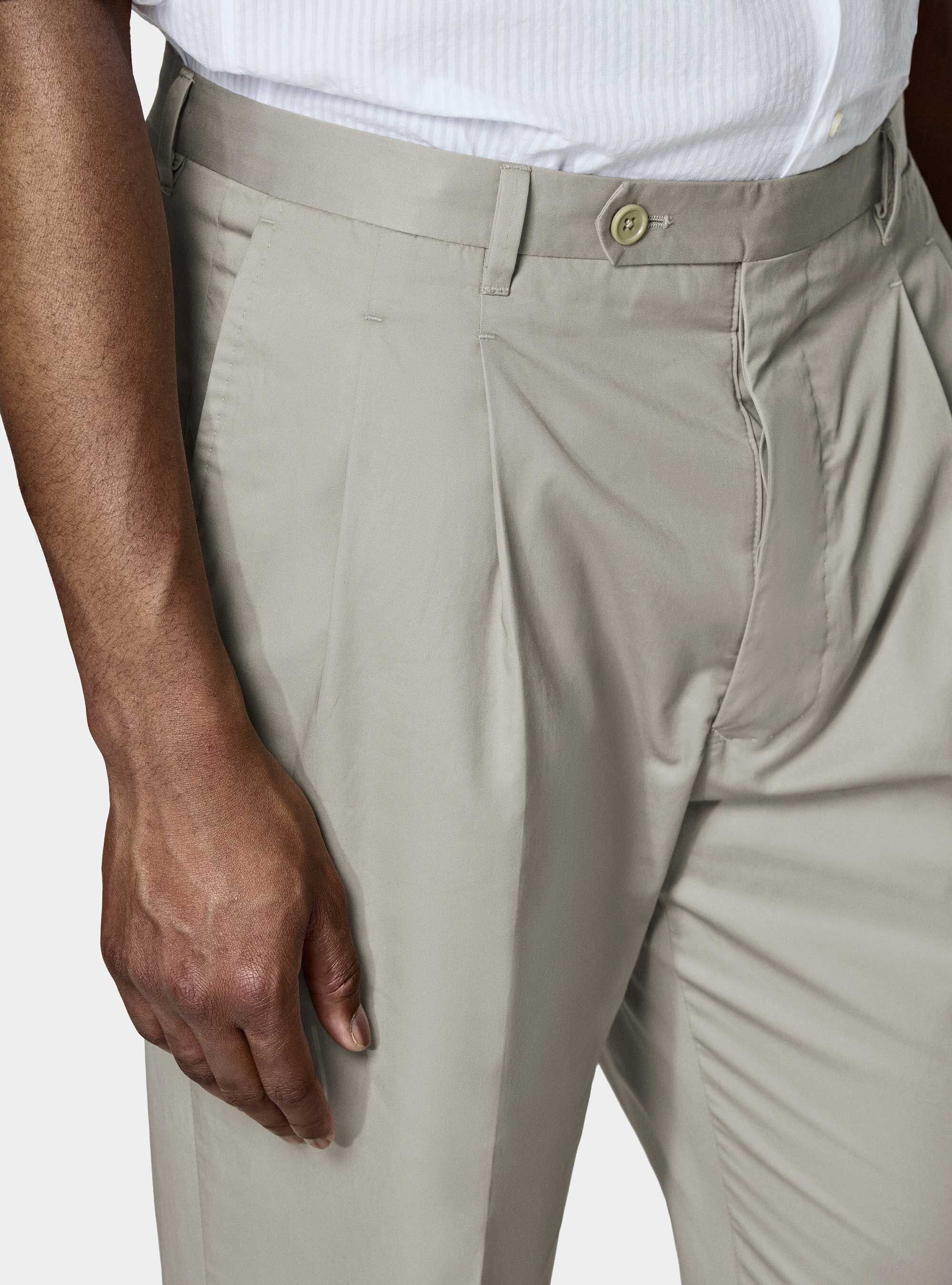 Pantaloni con pince in cotone popeline, ECRU