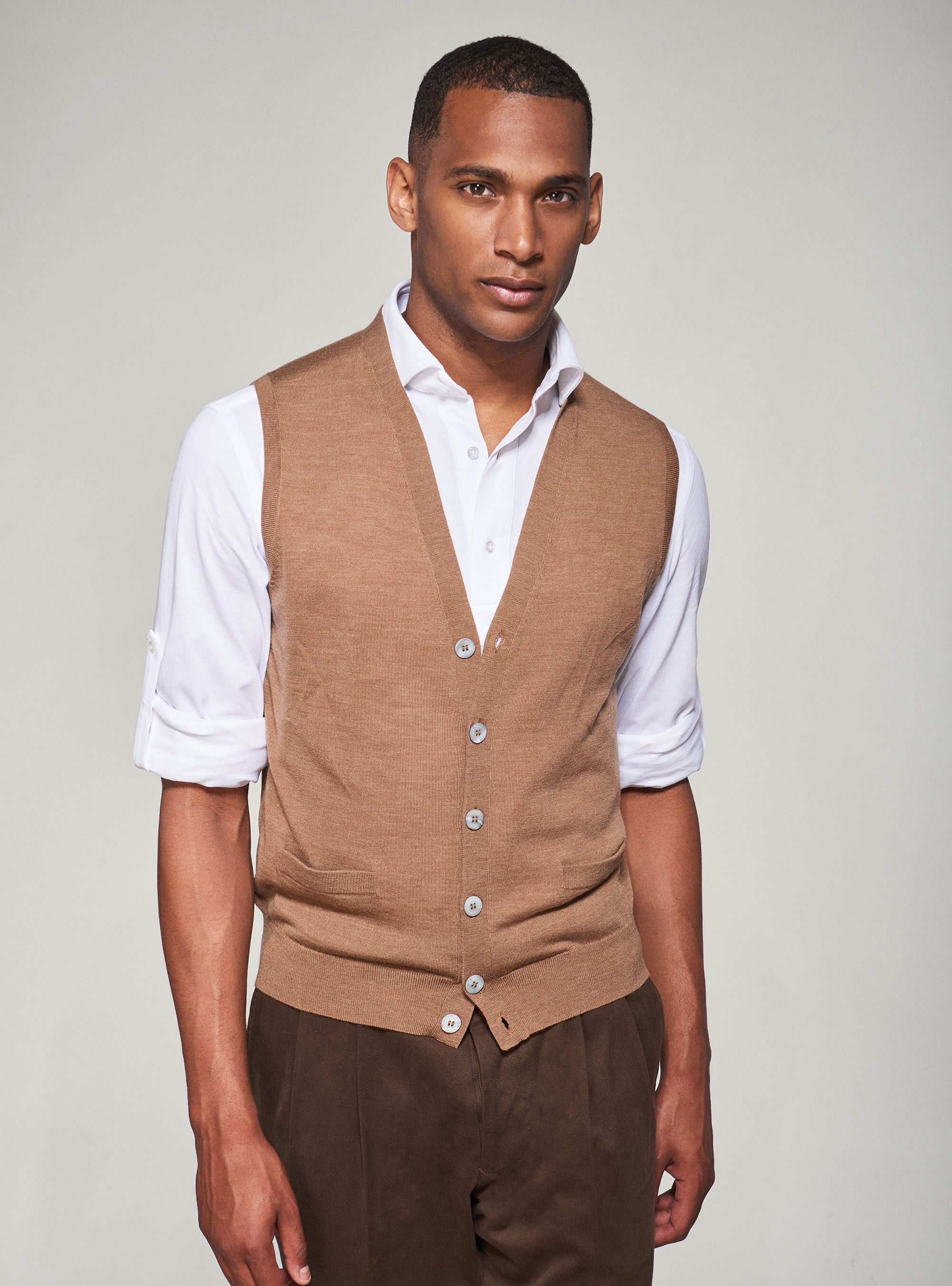 Gilet di maglia in pura lana merino extrafine, TORTORA 0542C