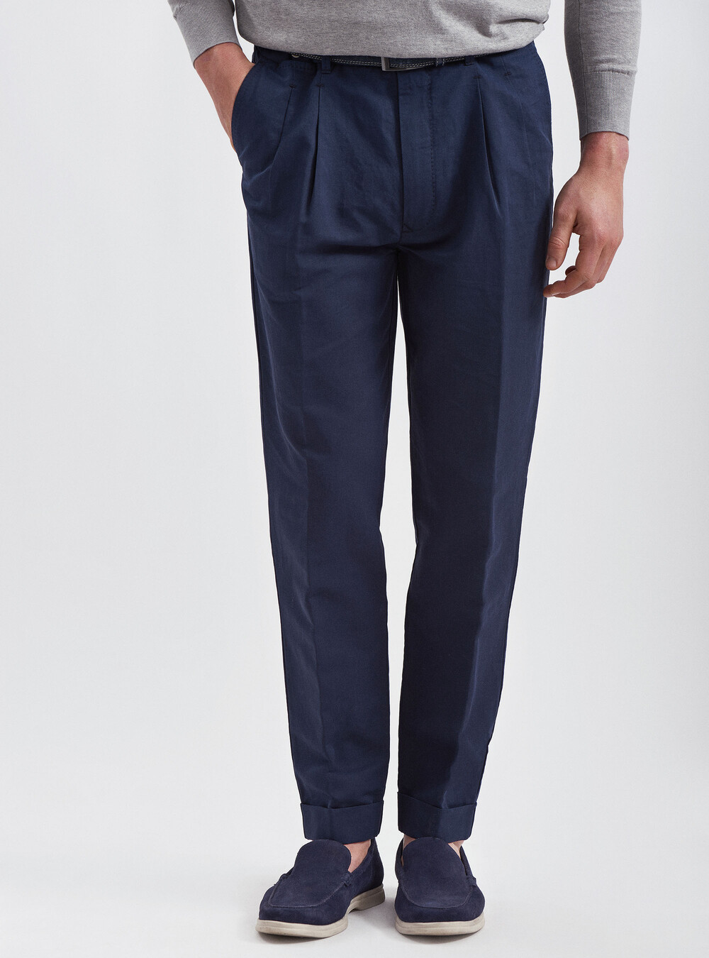 Linen and cotton pleated trousers | GutteridgeUS | Trousers Uomo