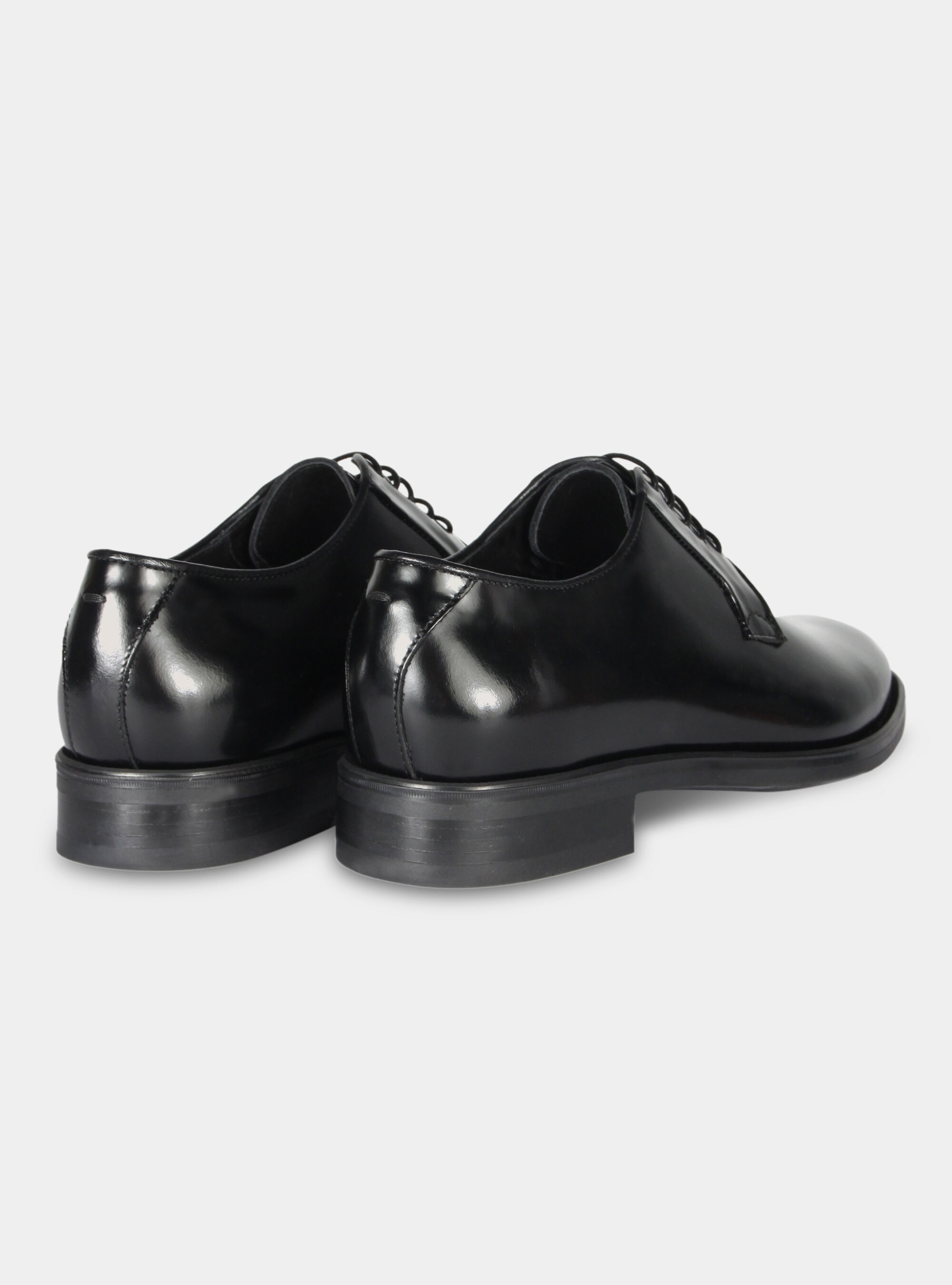 Derby new arrivals in pelle