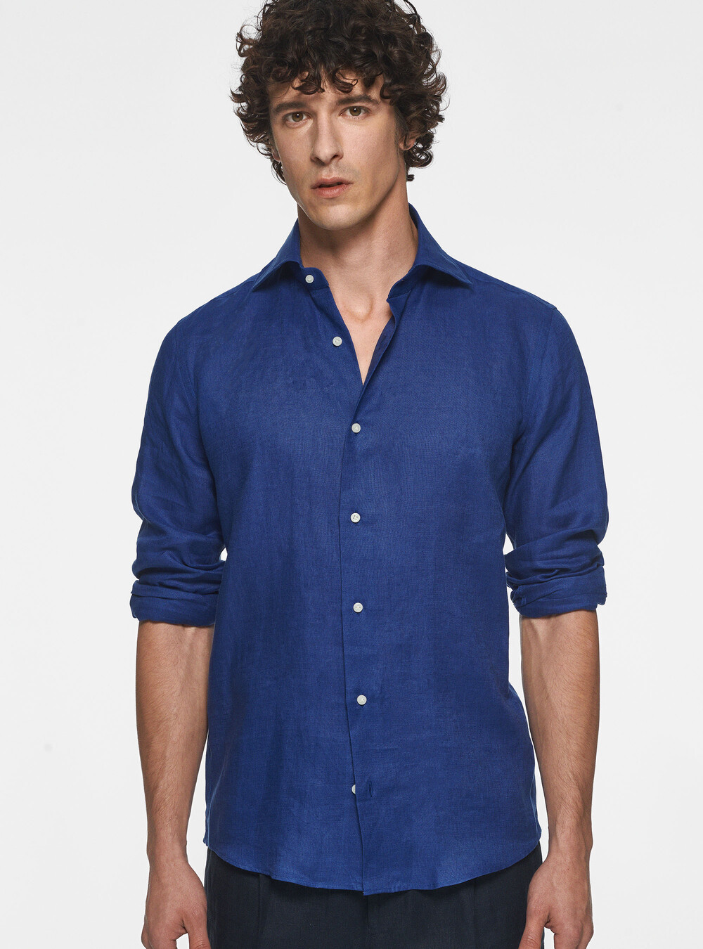 Italian collar shirt in pure linen Italian collar shirt in pure linen