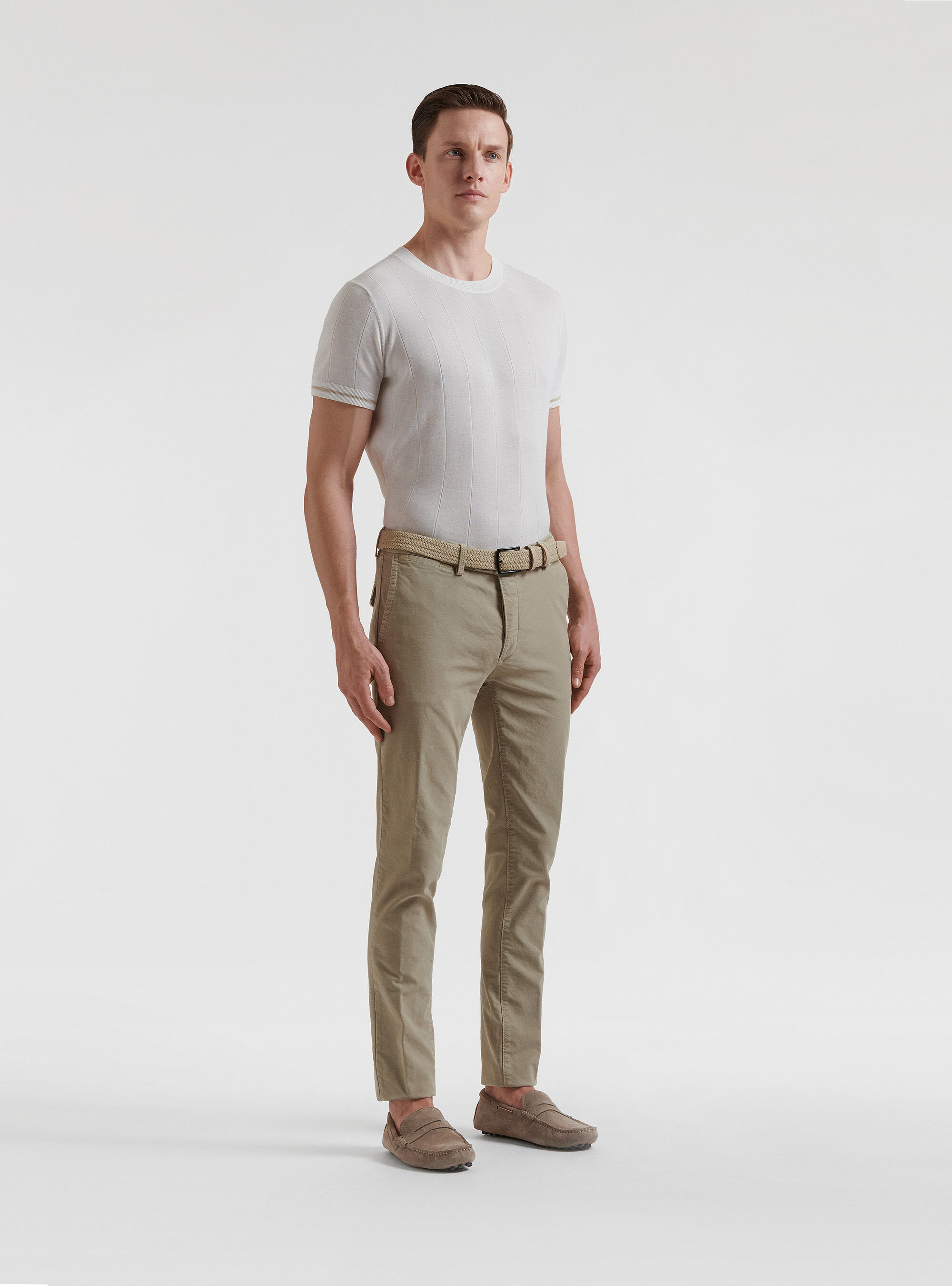 Pantaloni chino slim fit in cotone stretch tinto capo