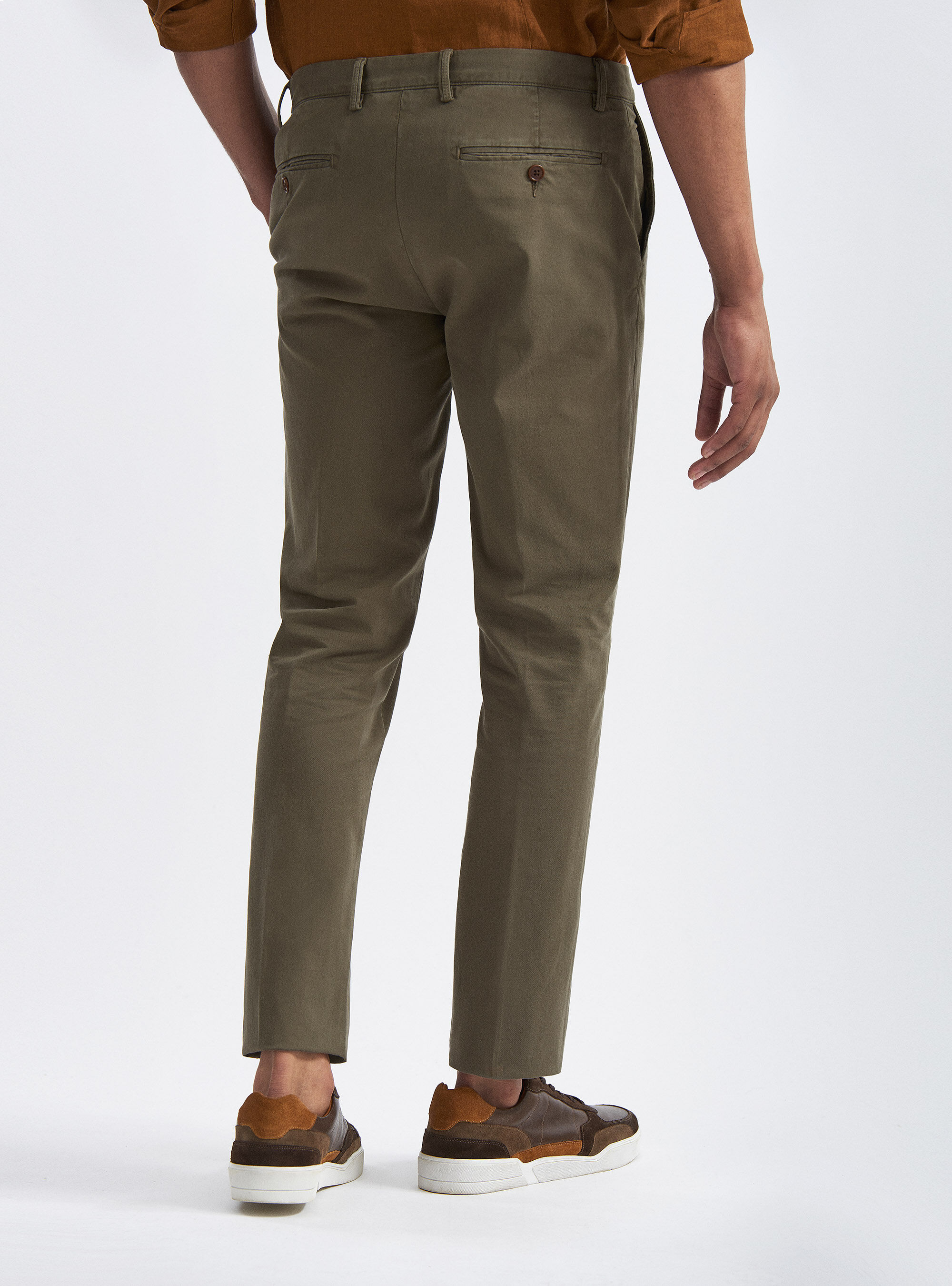 Pantaloni on sale modello chino