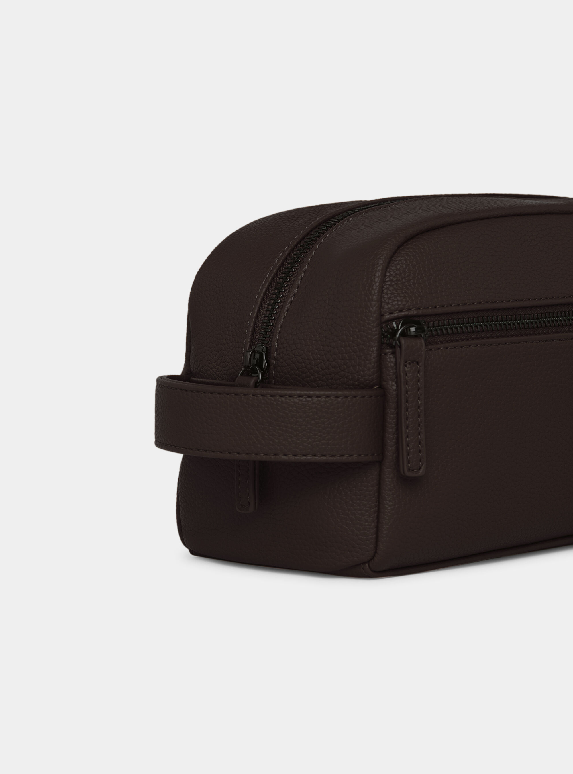 Necessaire with zip, BROWN