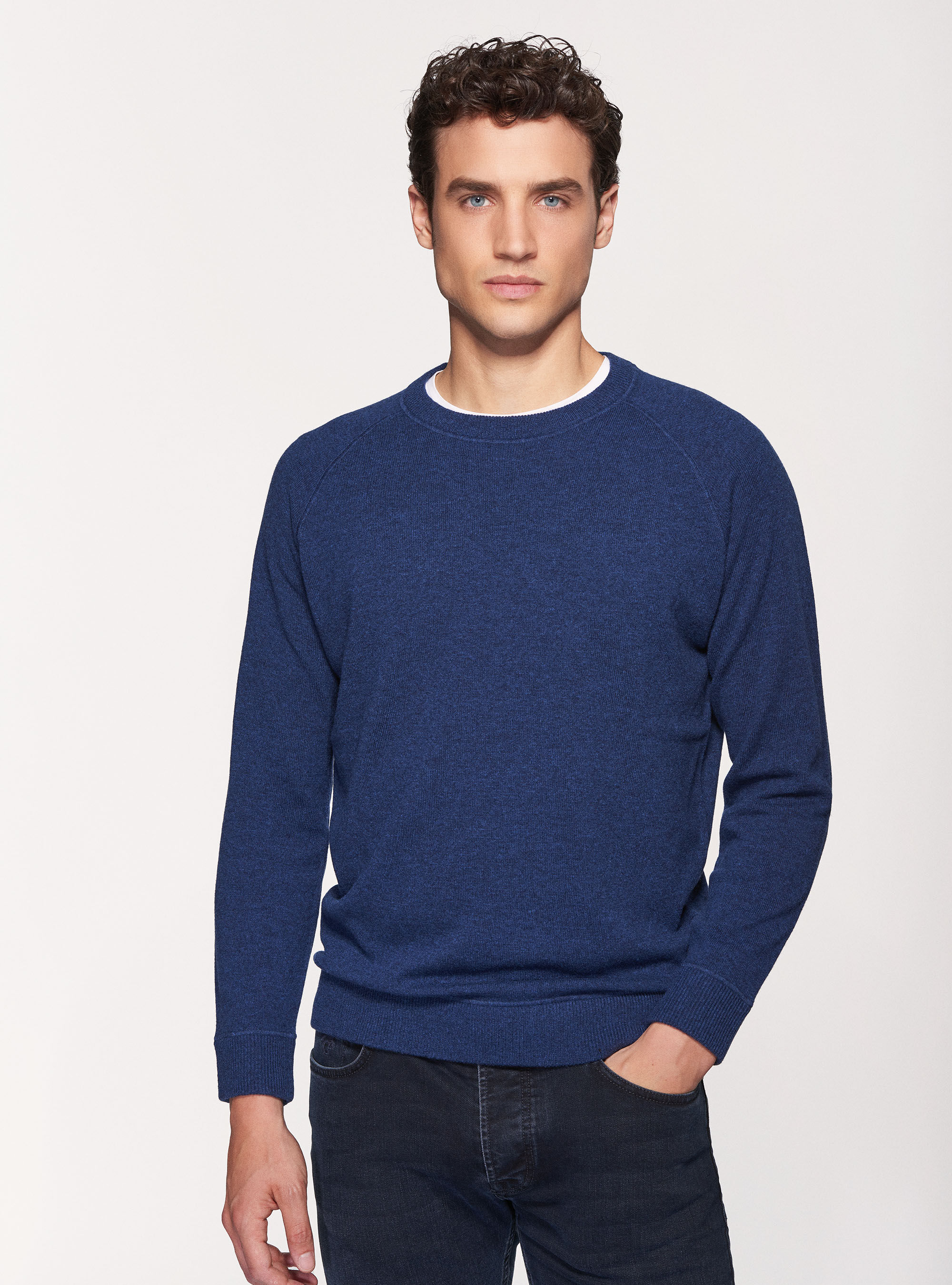 These shoulders clearance pullover