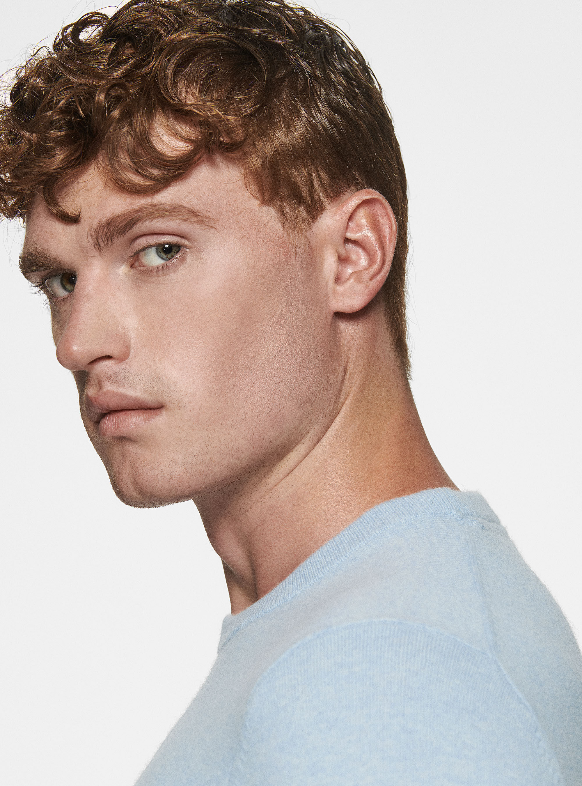 Maglia girocollo in lambswool e cashmere, AZZURRO POLVERE 0283C