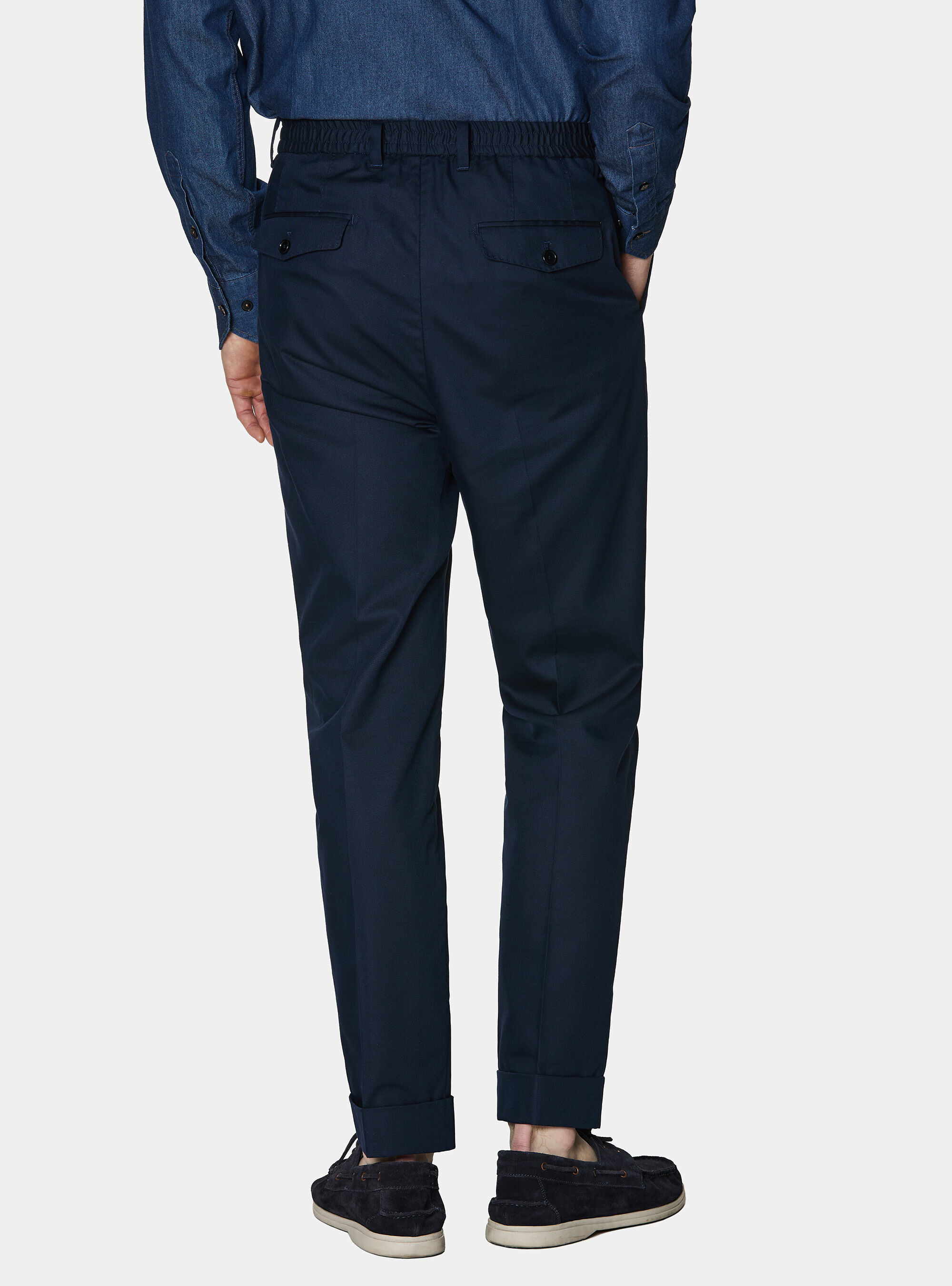 Pantaloni con pince ed elastico in cotone tencel, BLU NAVY