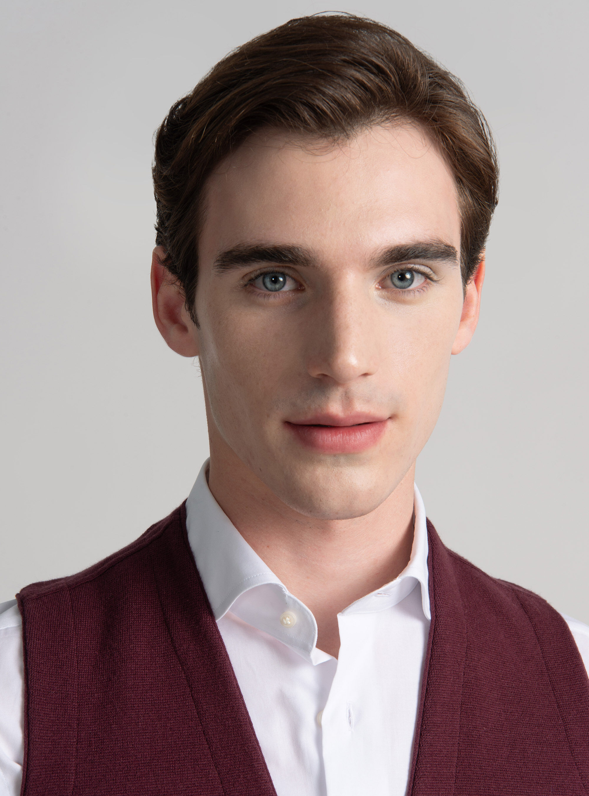 Double-breasted cotton and cashmere knit gilet, BORDEAUX