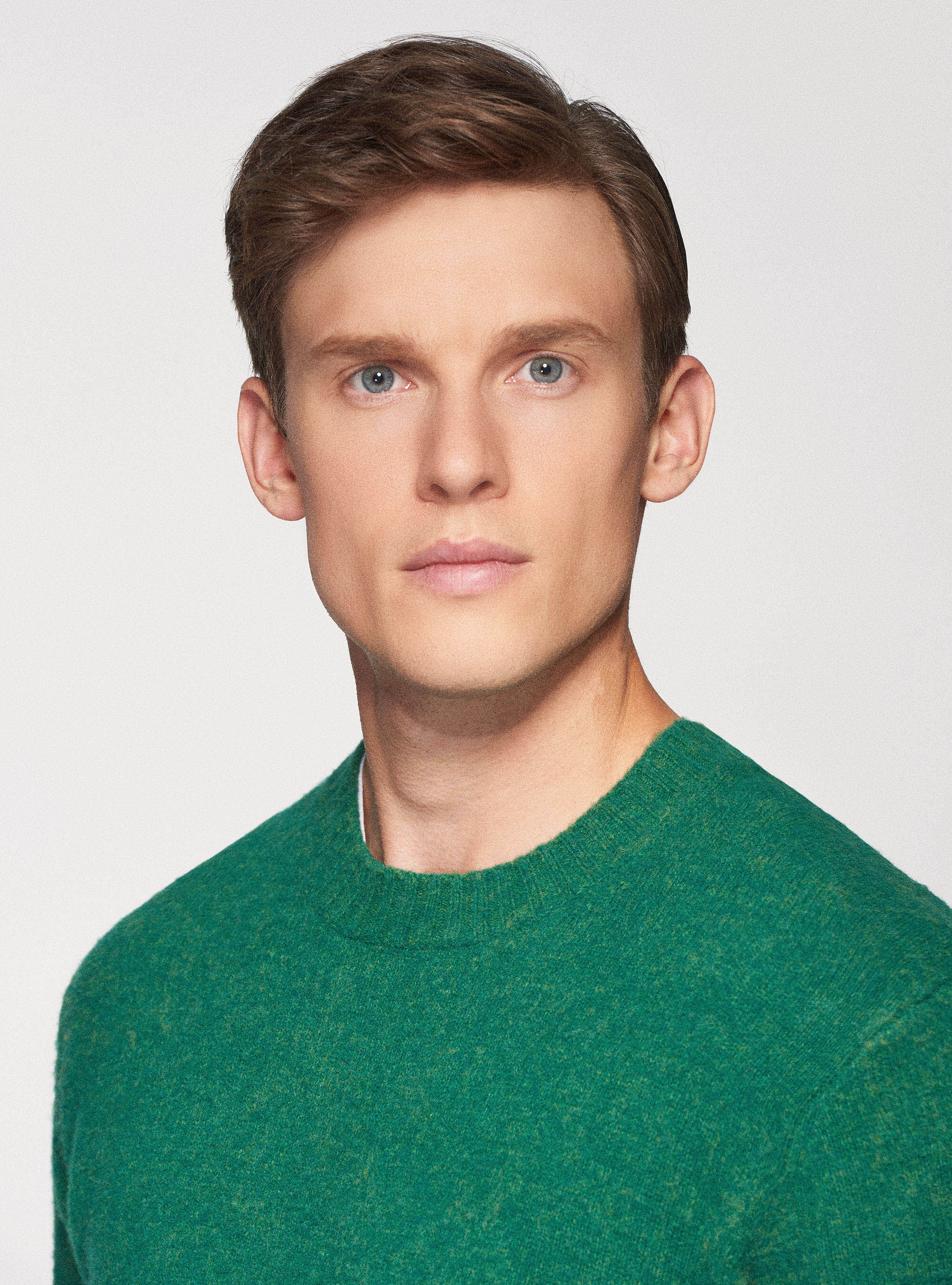 Jersey de cuello redondo en mezcla de lana cepillada, VERDE OLIVA