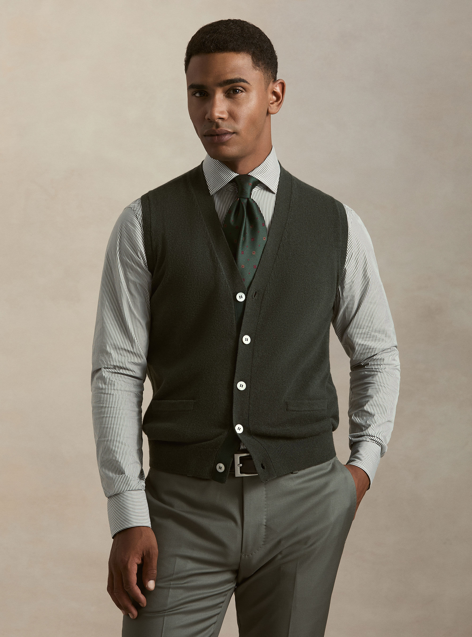 Lambswool and cashmere knit vest