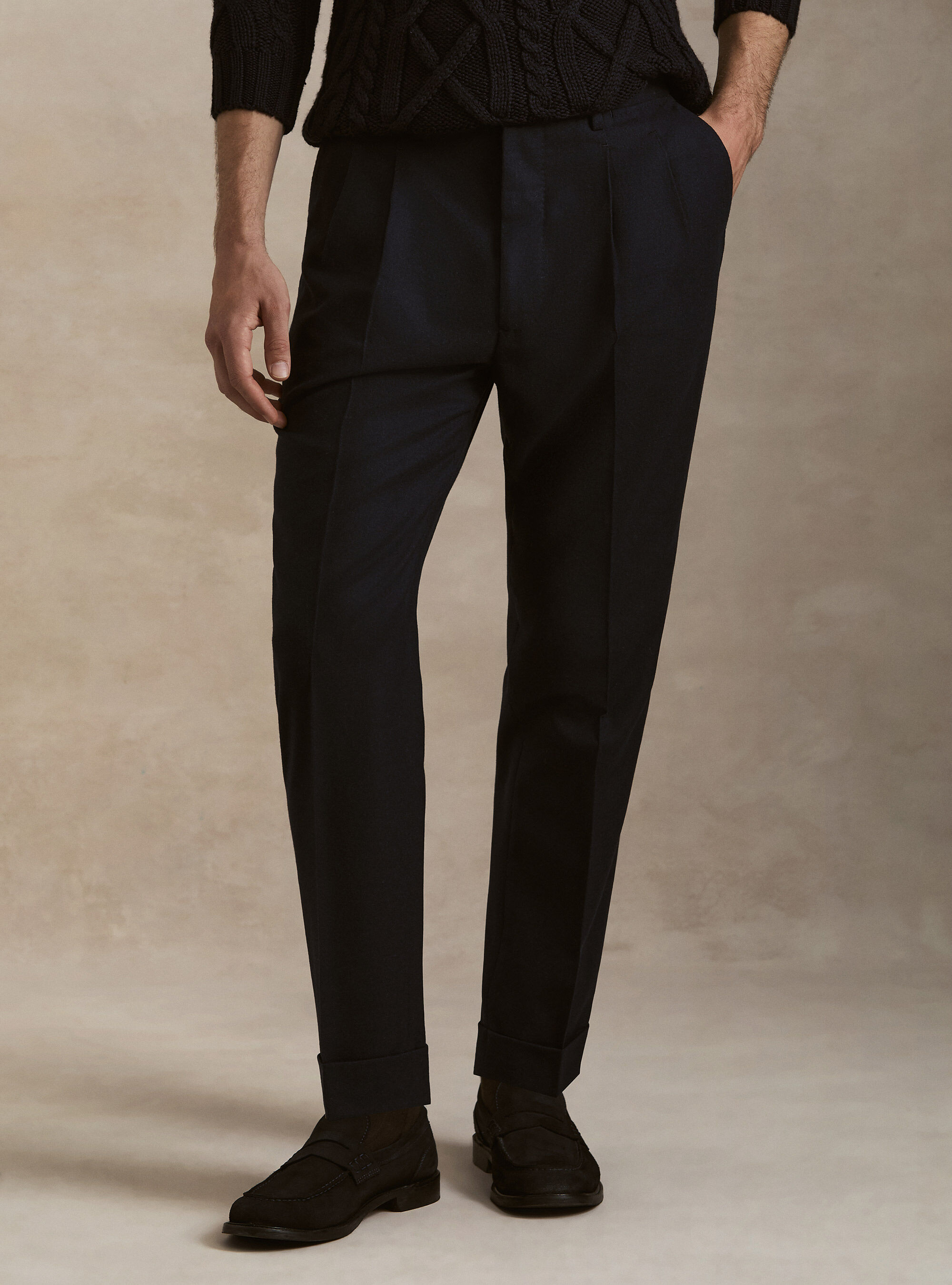 Lightweight wool blend pleated trousers