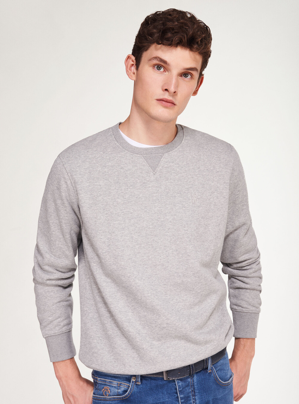 Round-neck sweatshirt